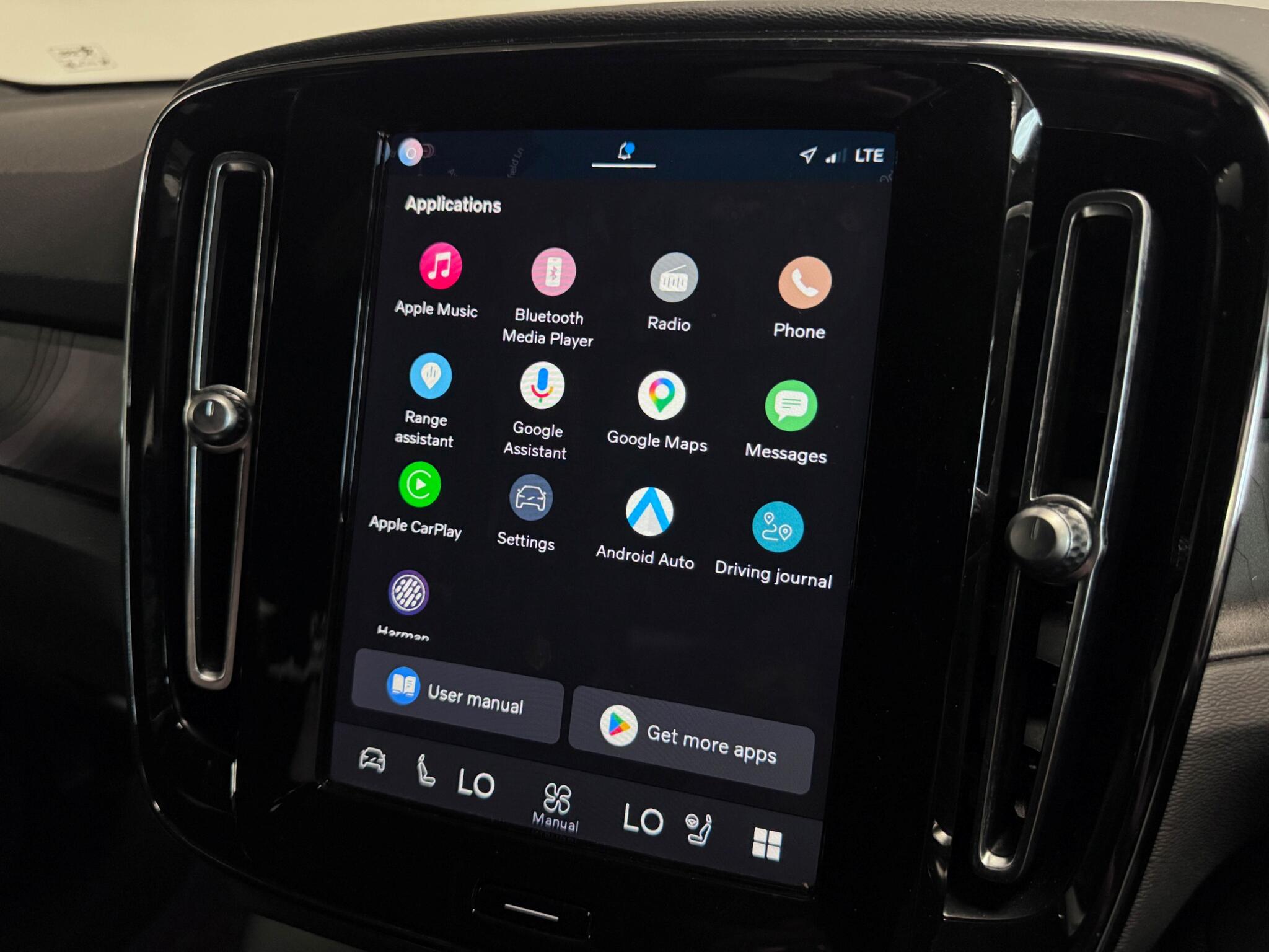 Volvo XC40 view 9
