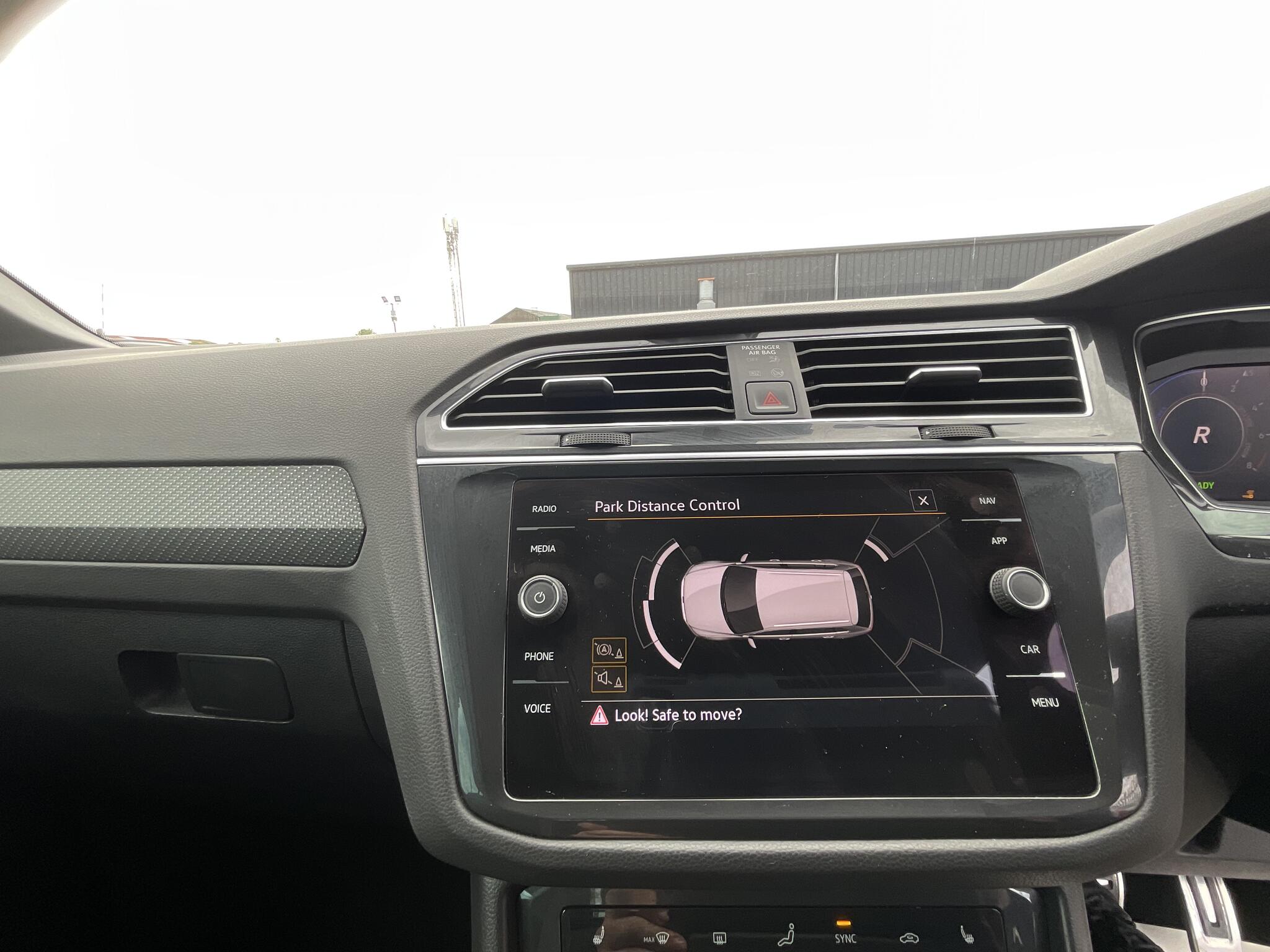 Volkswagen Tiguan view 25