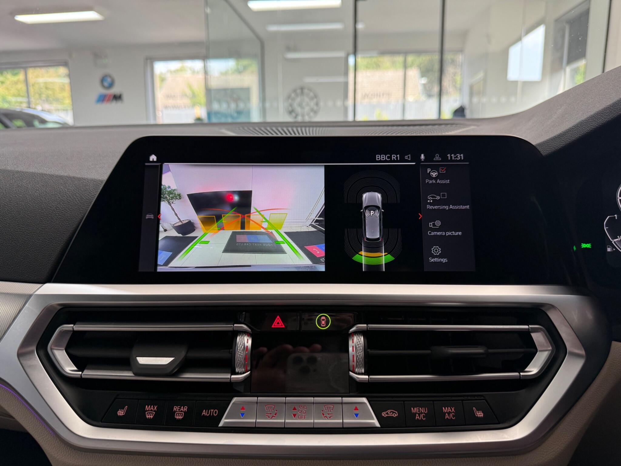 BMW 3 Series view 14