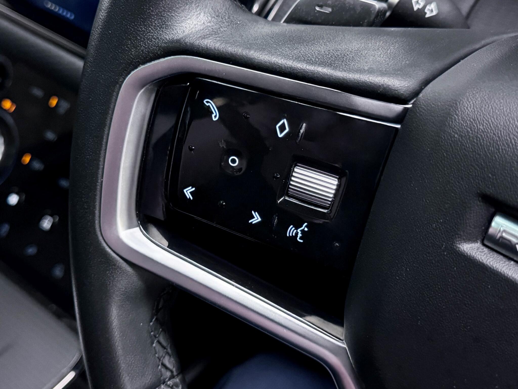 Land Rover Range Rover Evoque view 23