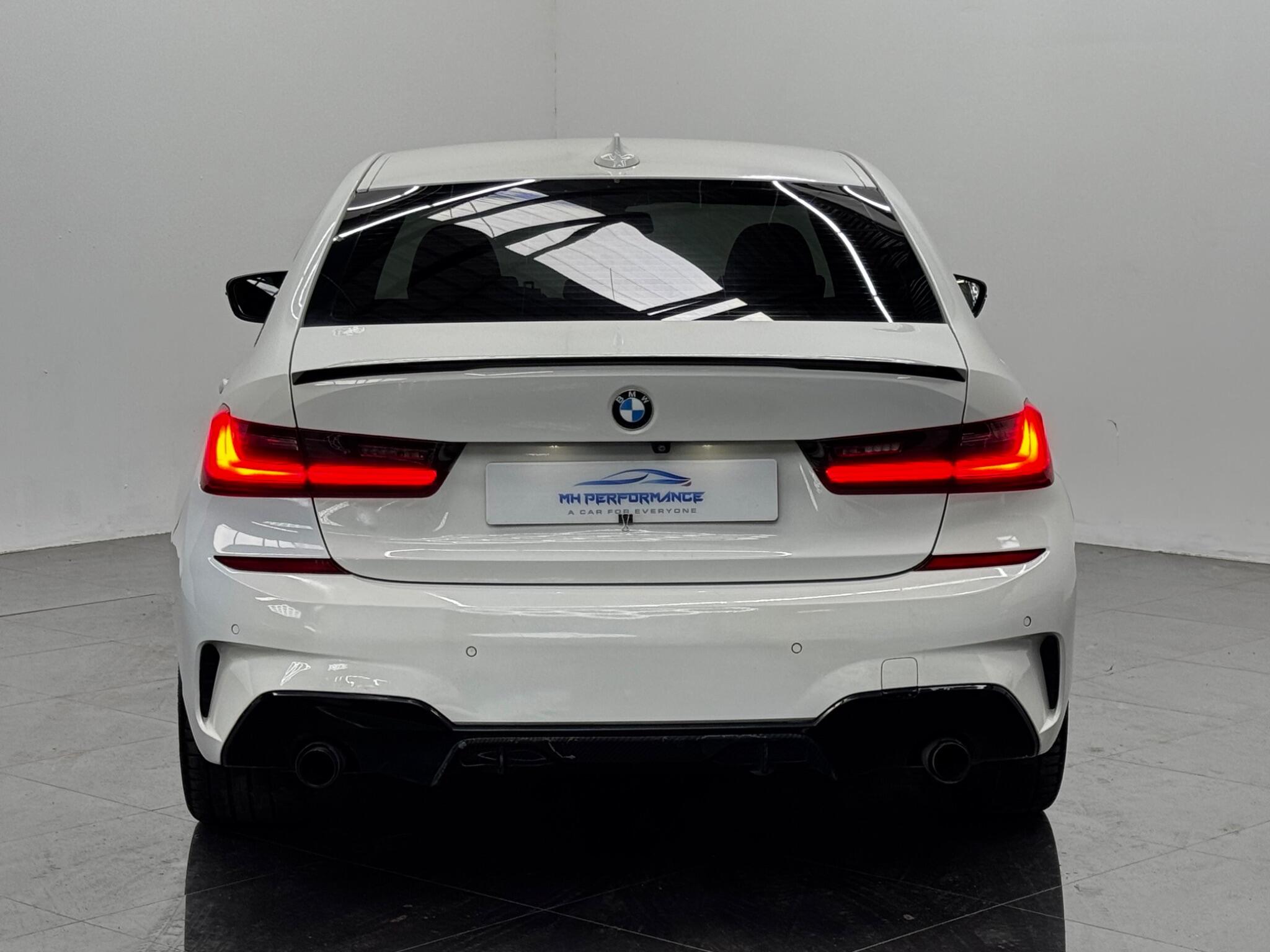 BMW 3 Series view 4