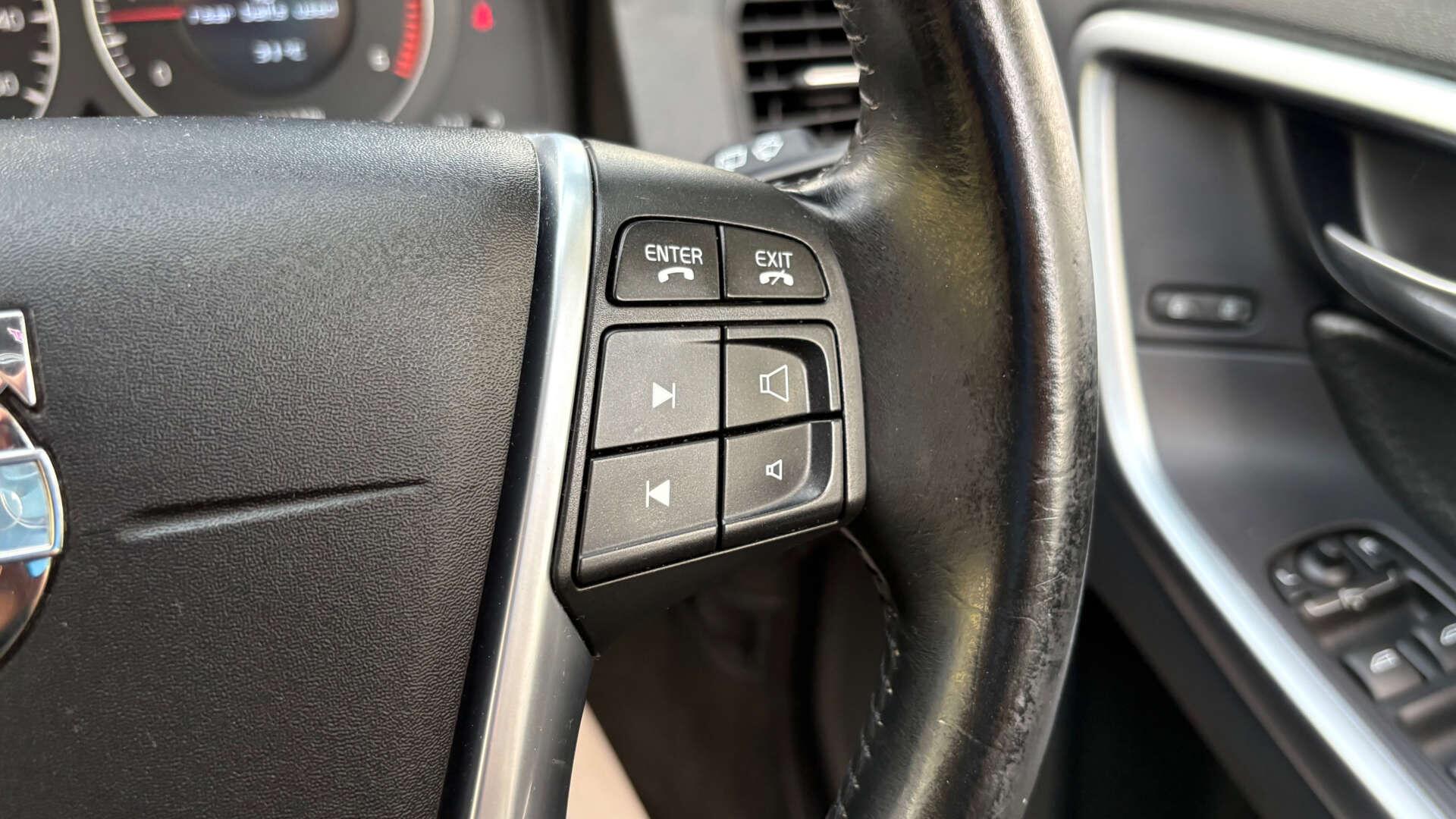 Volvo XC60 view 18