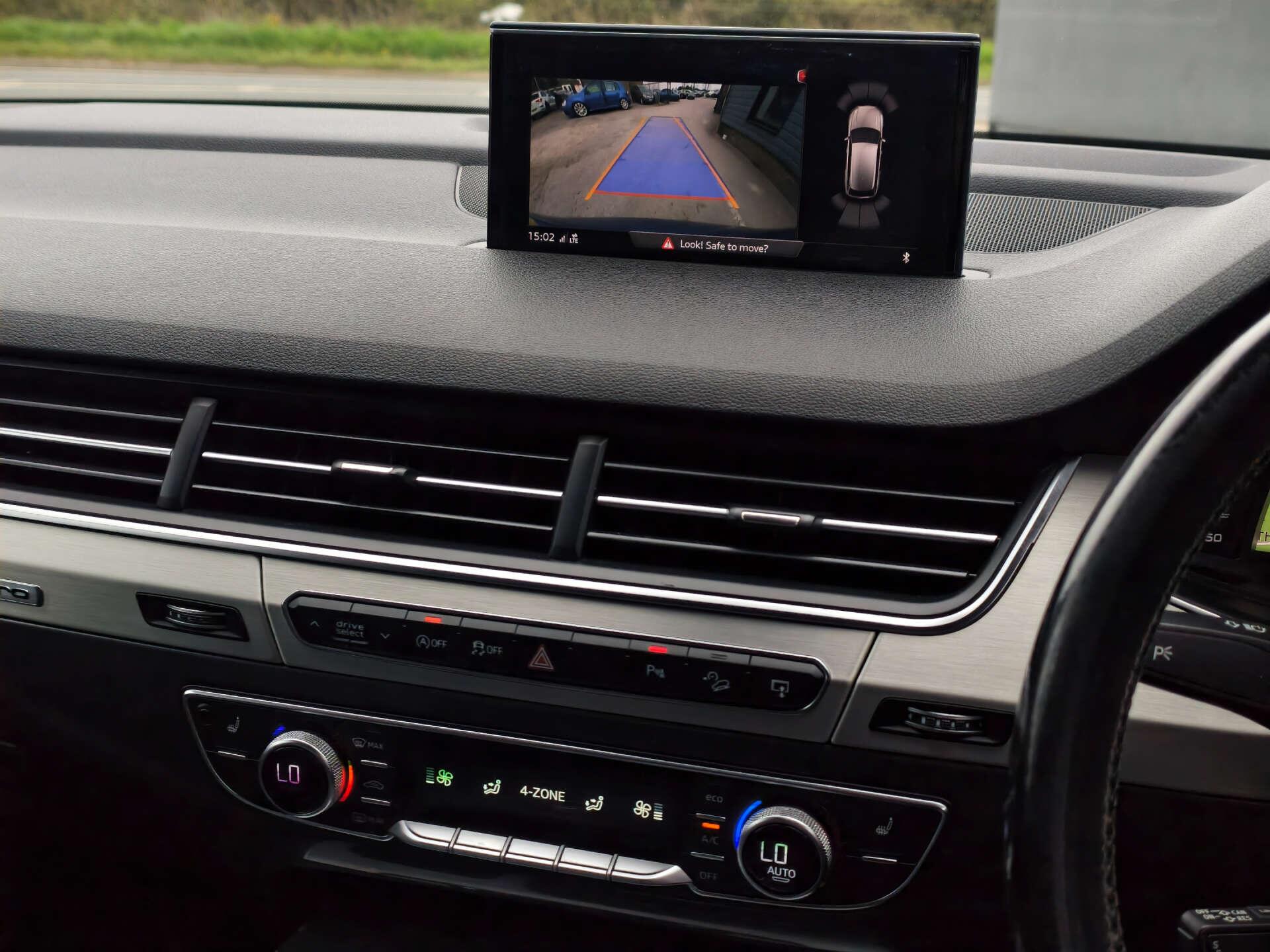 Audi SQ7 view 39