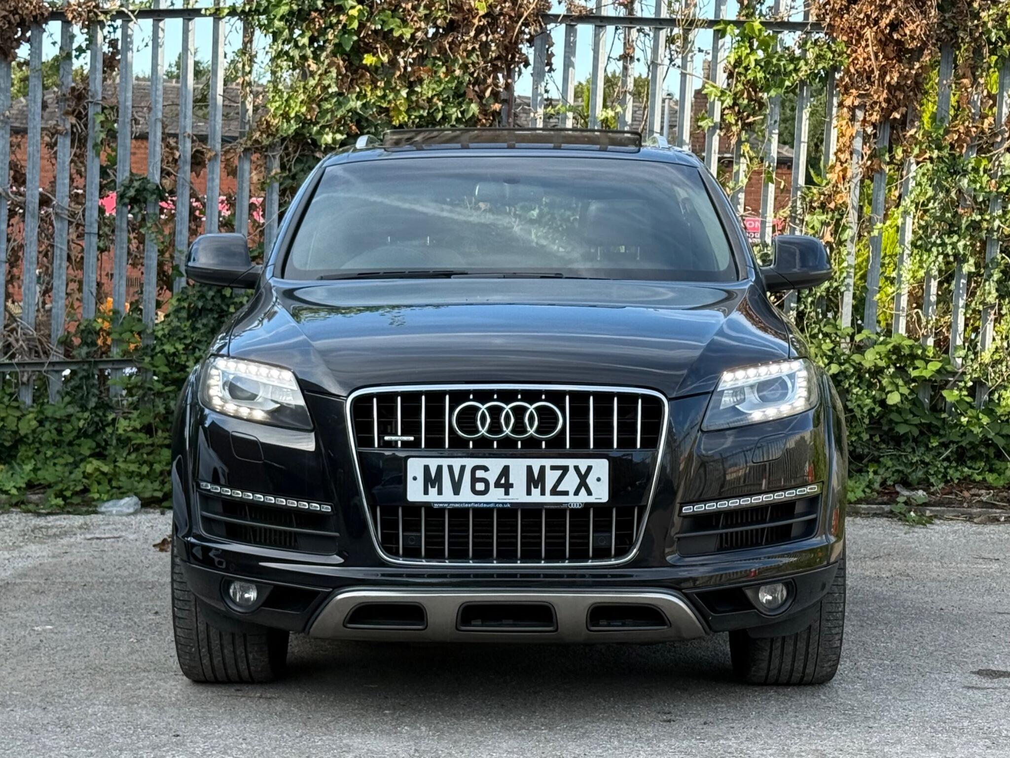 Audi Q7 view 2