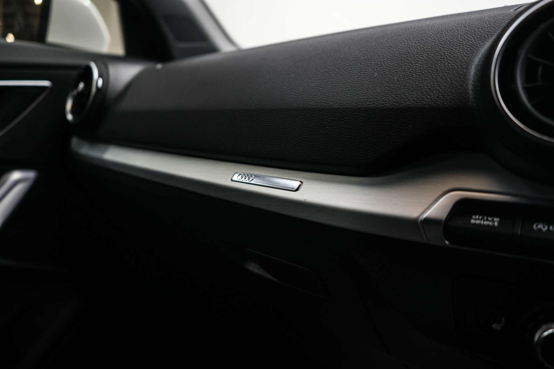 Audi Q2 view 36
