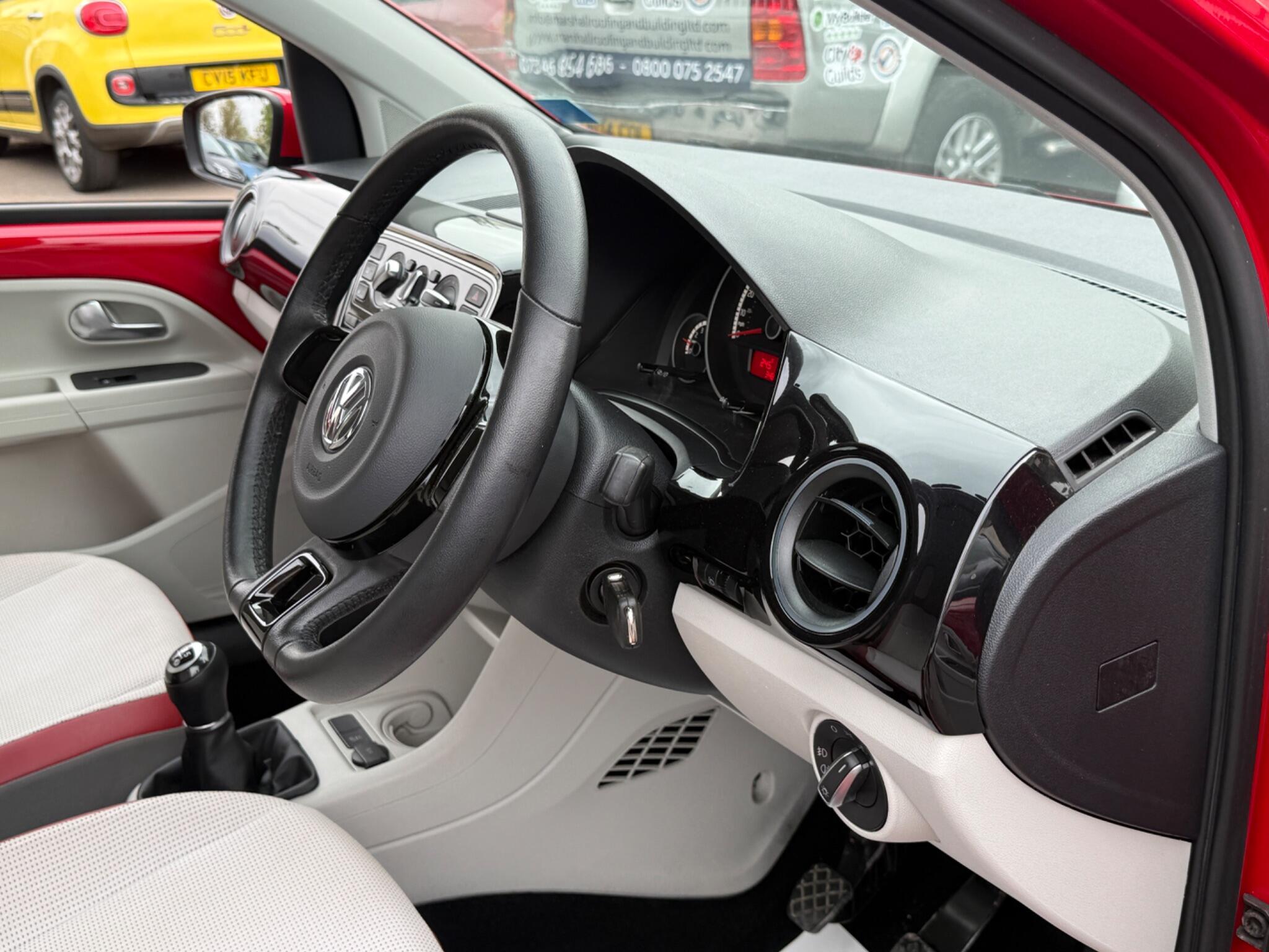 Volkswagen up! - Image 34