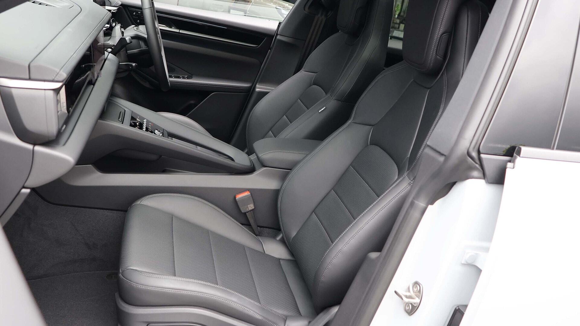 Porsche Macan view 13