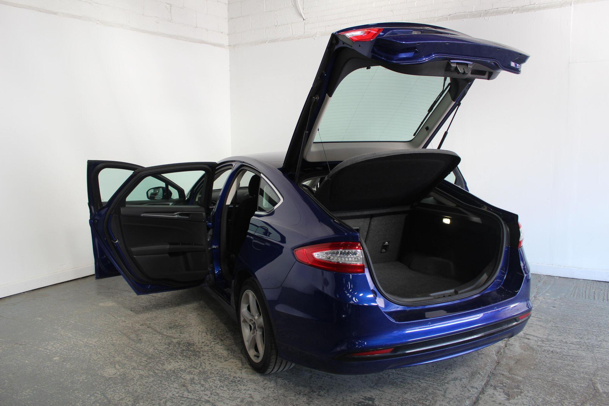 Ford Mondeo view 21