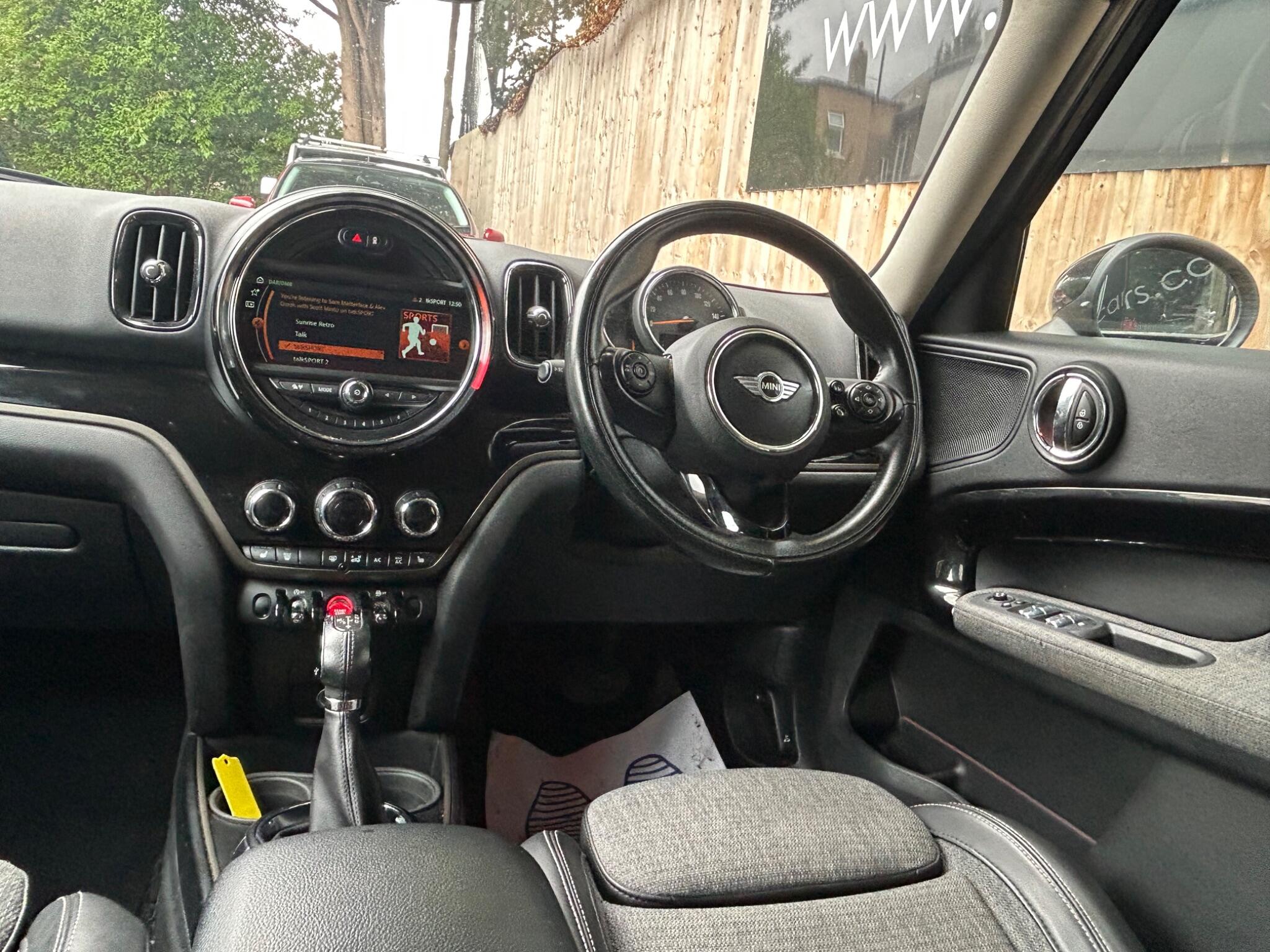 Mini Countryman view 28