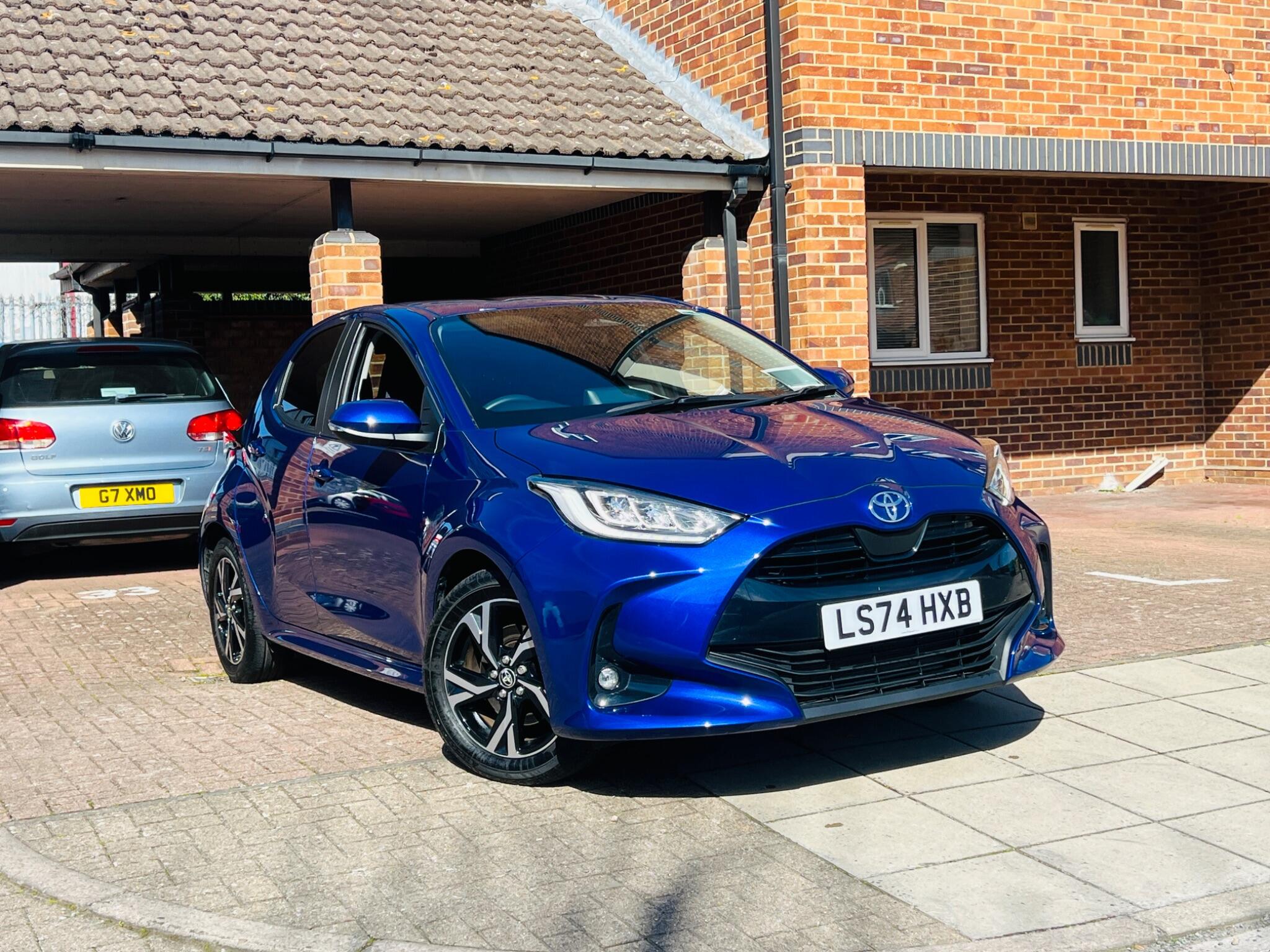 Toyota Yaris view 12