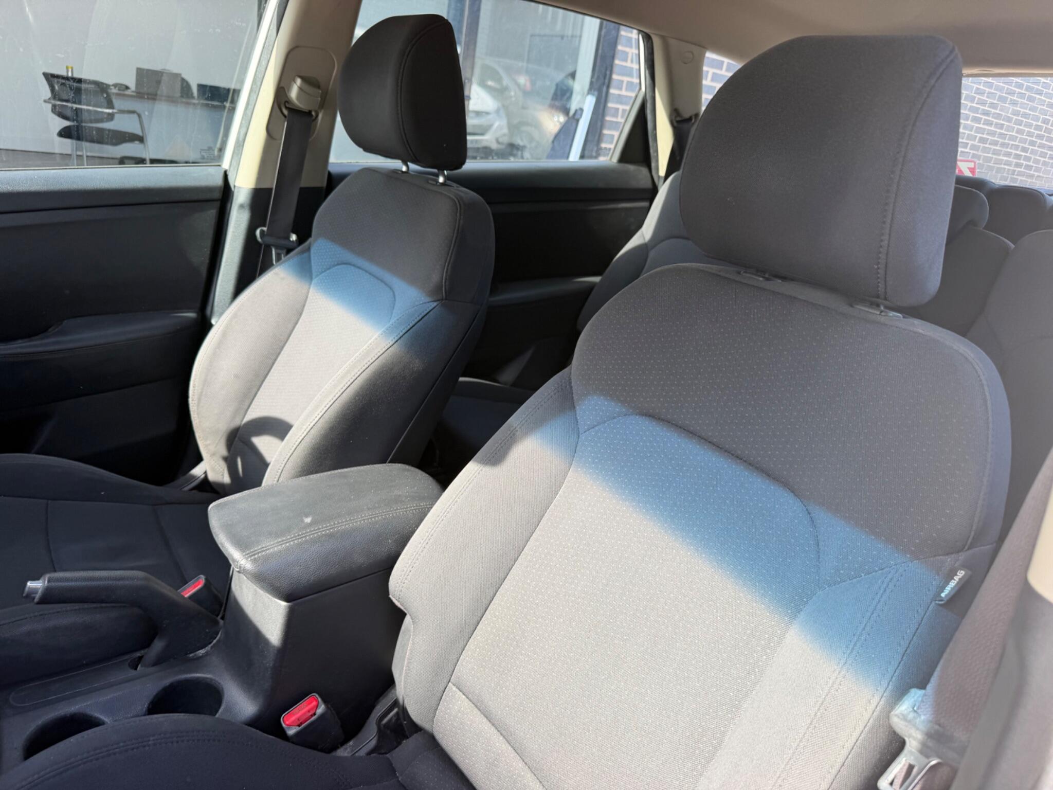 Kia Carens view 17