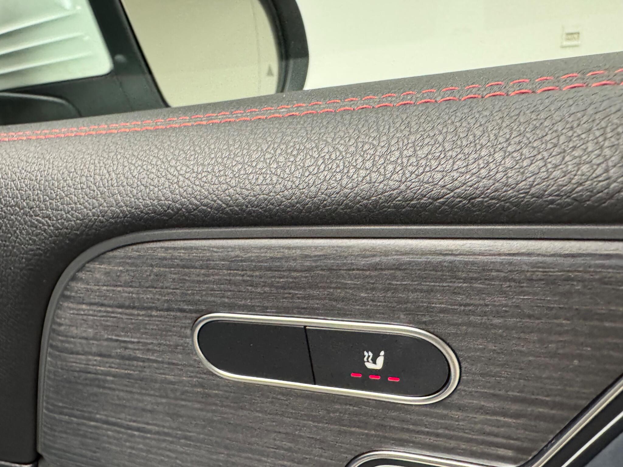 Mercedes-Benz Eqb view 12