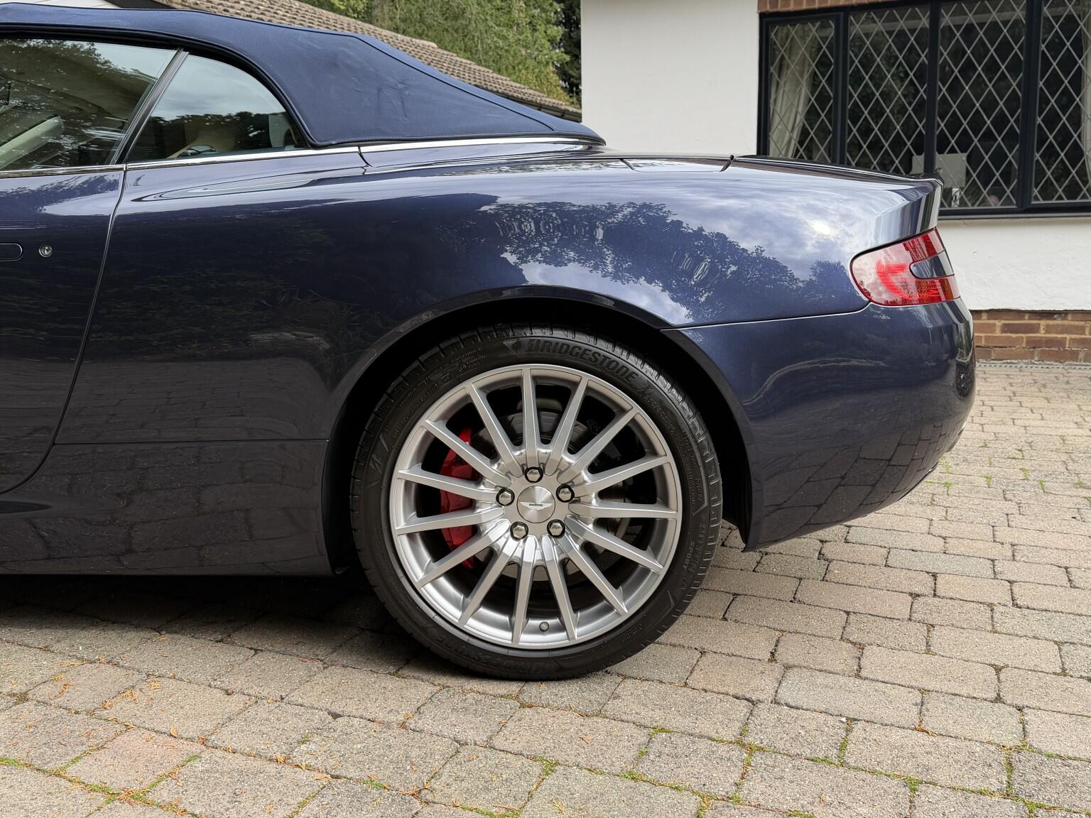Aston Martin DB9 view 16