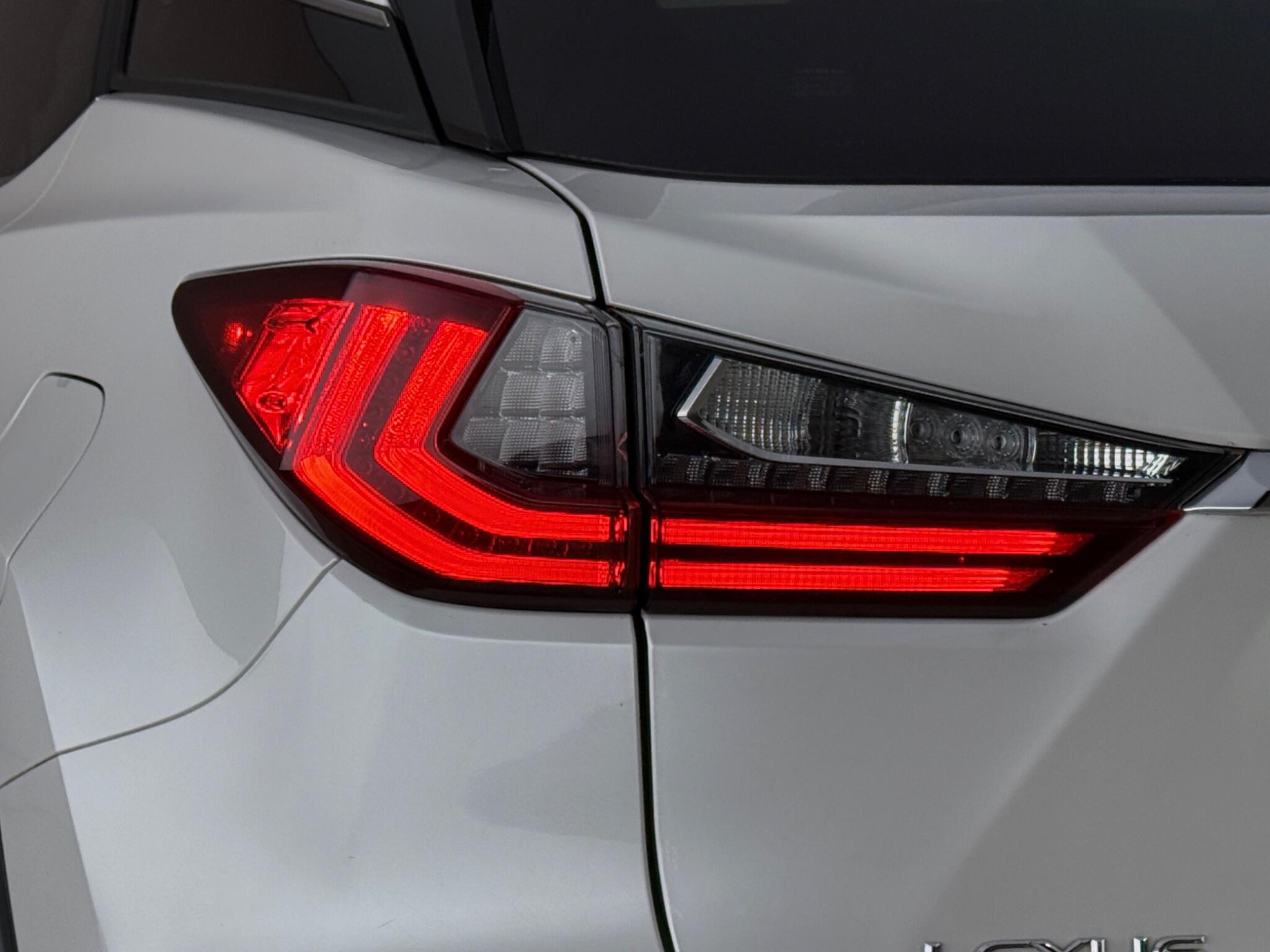 Lexus RX view 12
