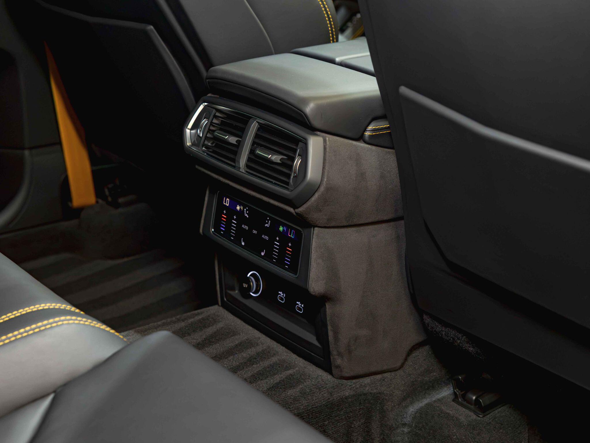 Lamborghini Urus view 29
