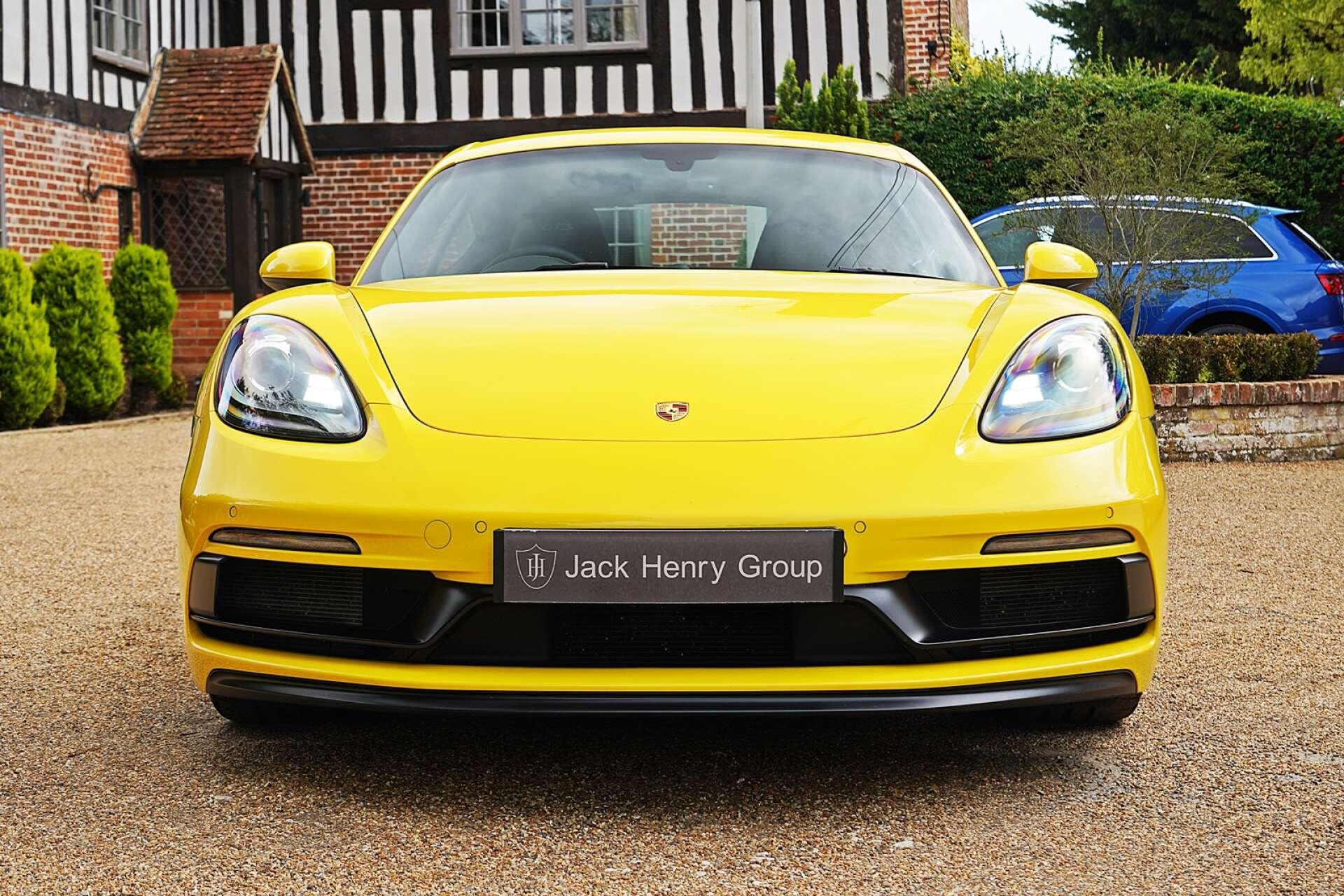 Porsche Cayman view 12