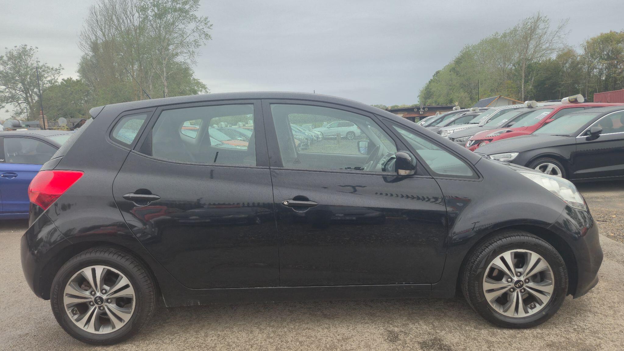 Kia Venga view 8
