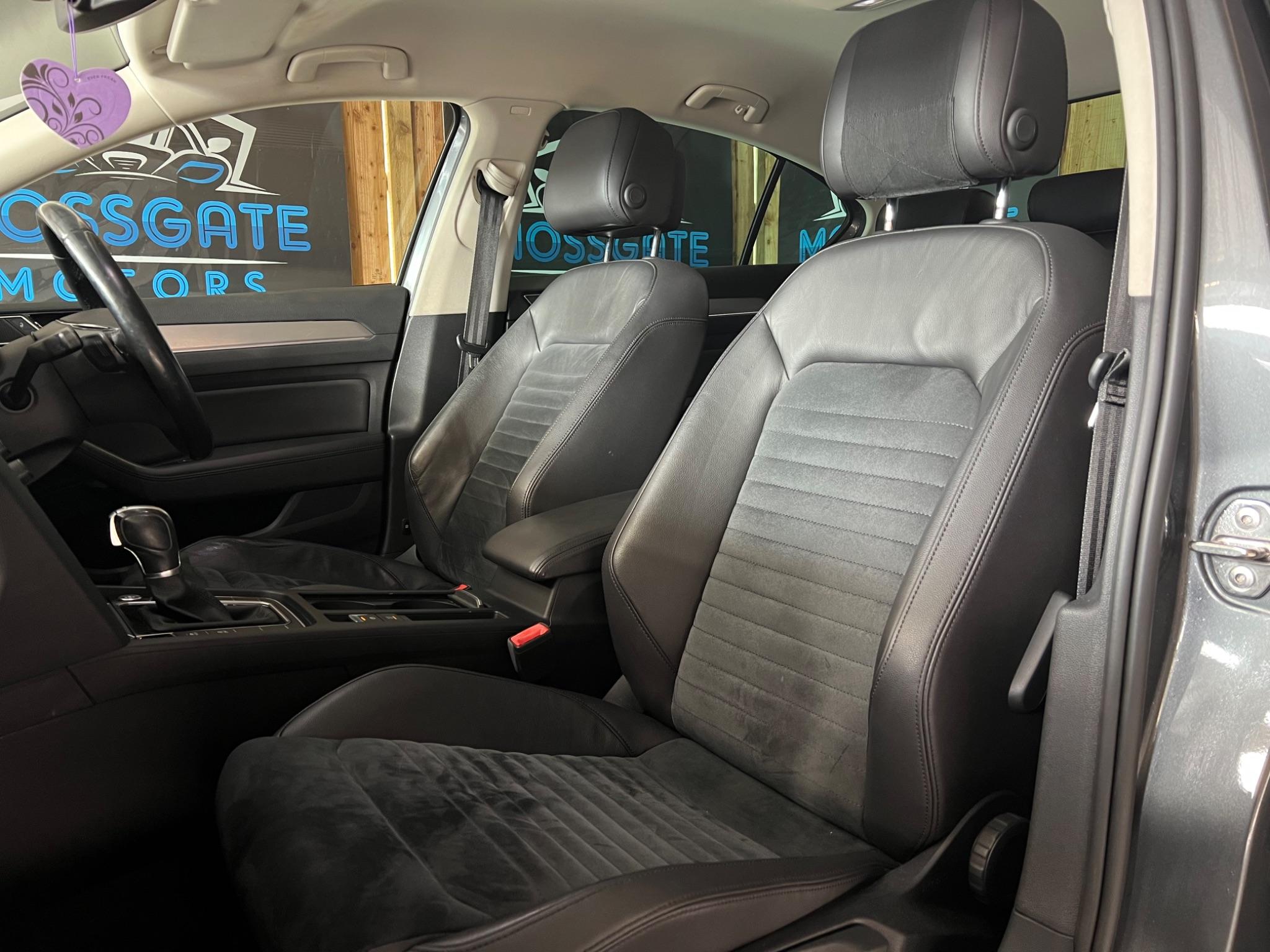 Volkswagen Passat view 36