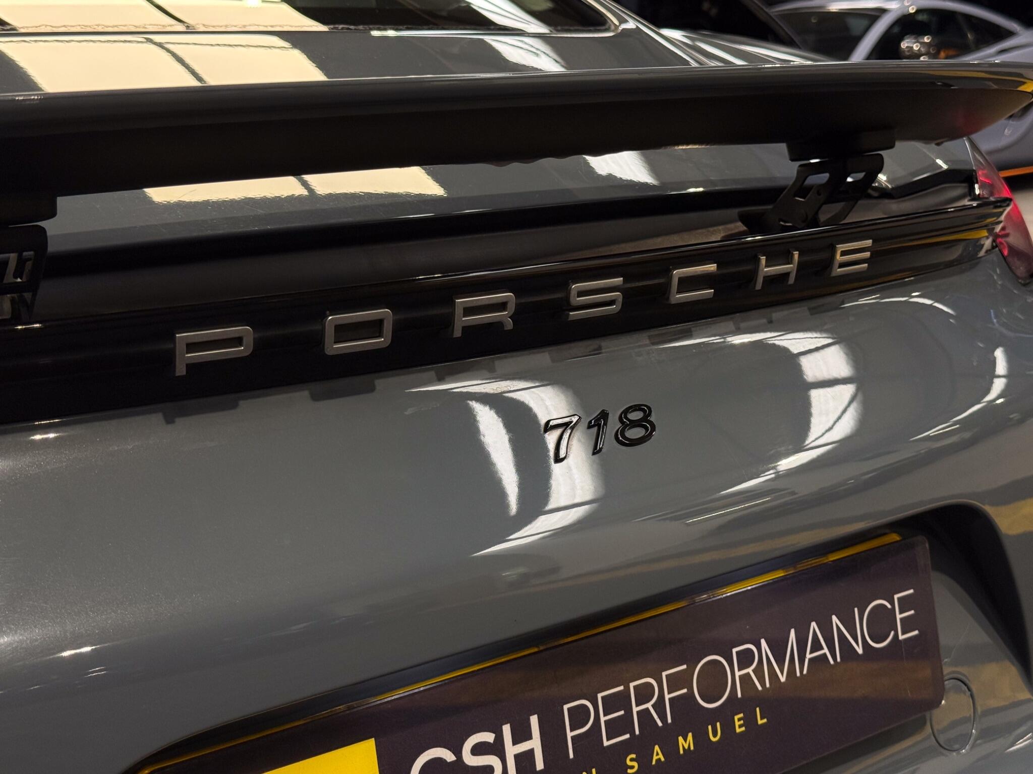 Porsche Cayman view 18