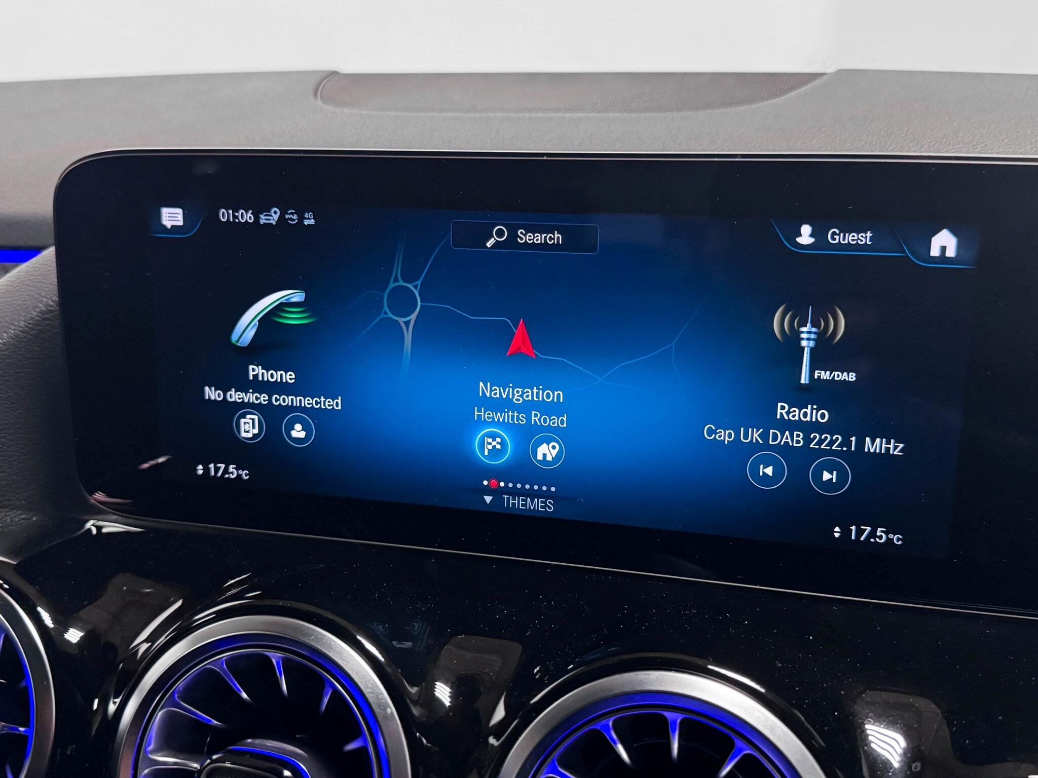 Mercedes-Benz Gla view 38