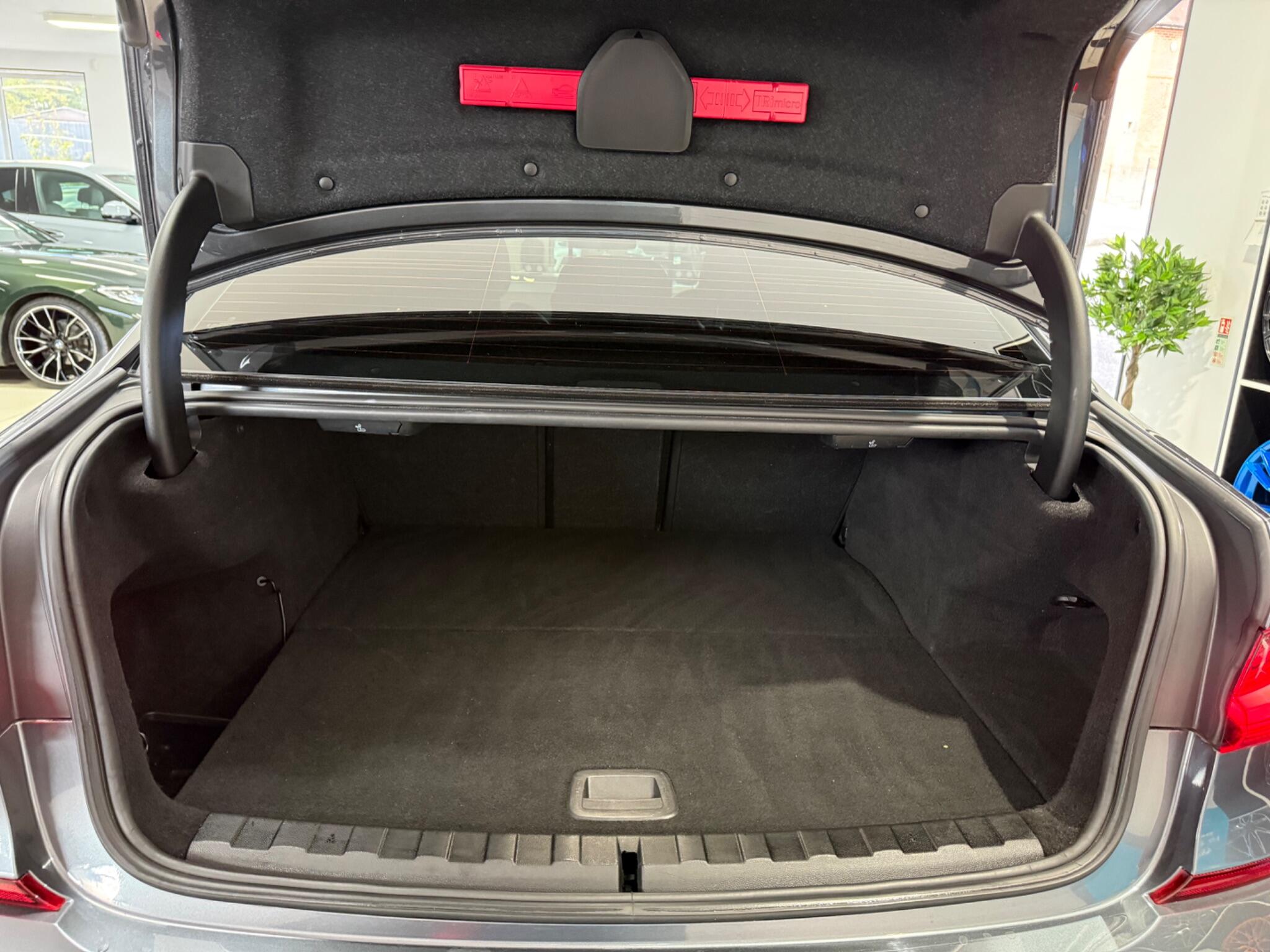 BMW 3 Series view 31
