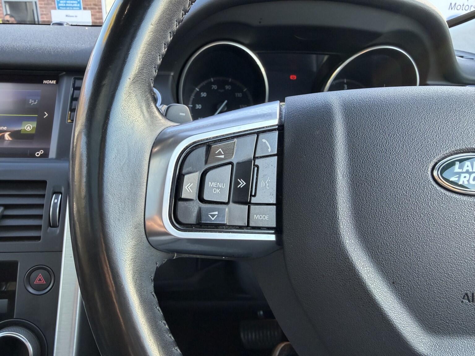 Land Rover Discovery Sport view 24