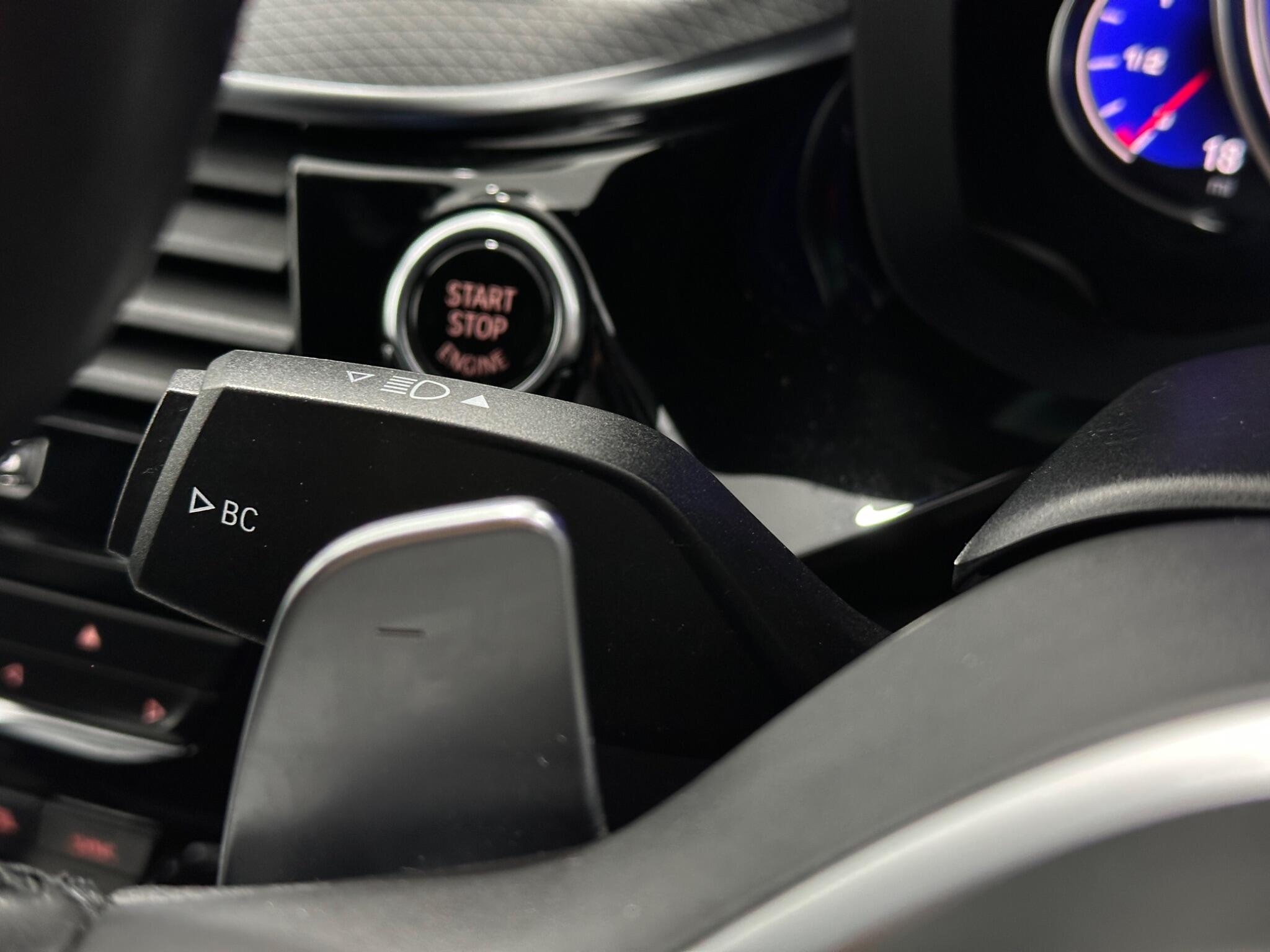 BMW 5 Series view 13