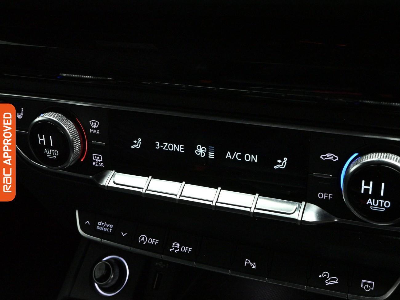 Audi SQ5 view 16