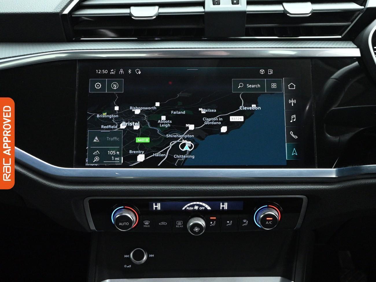 Audi Q3 view 3