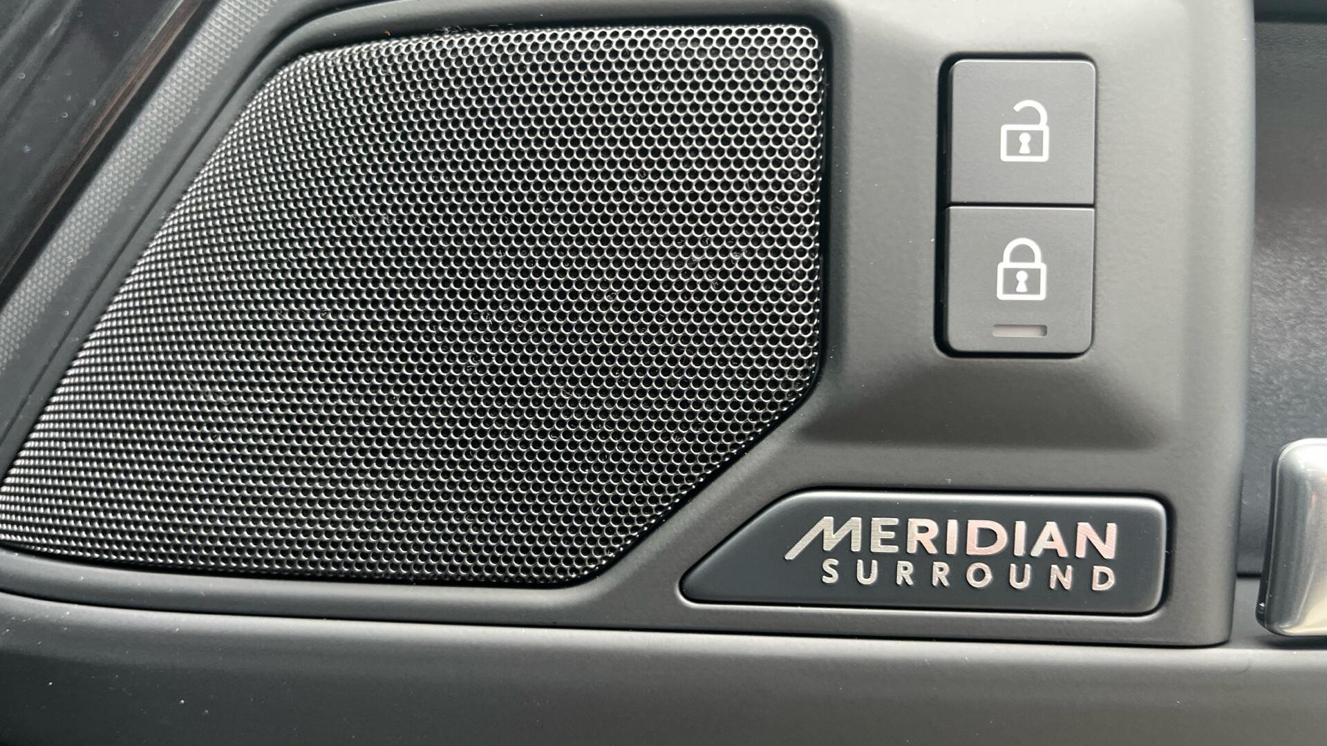 Land Rover Defender view 42
