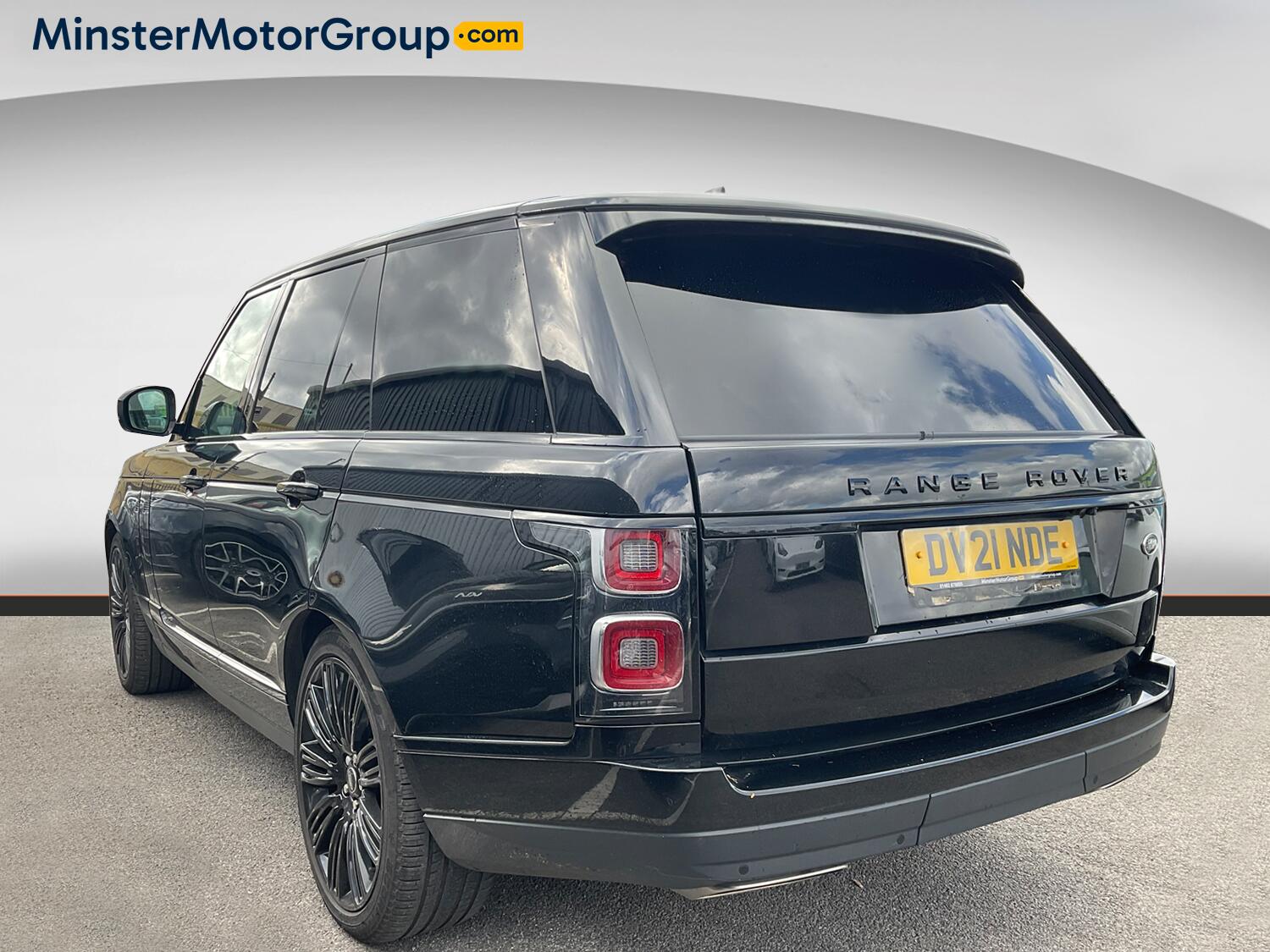 Land Rover Range Rover view 3