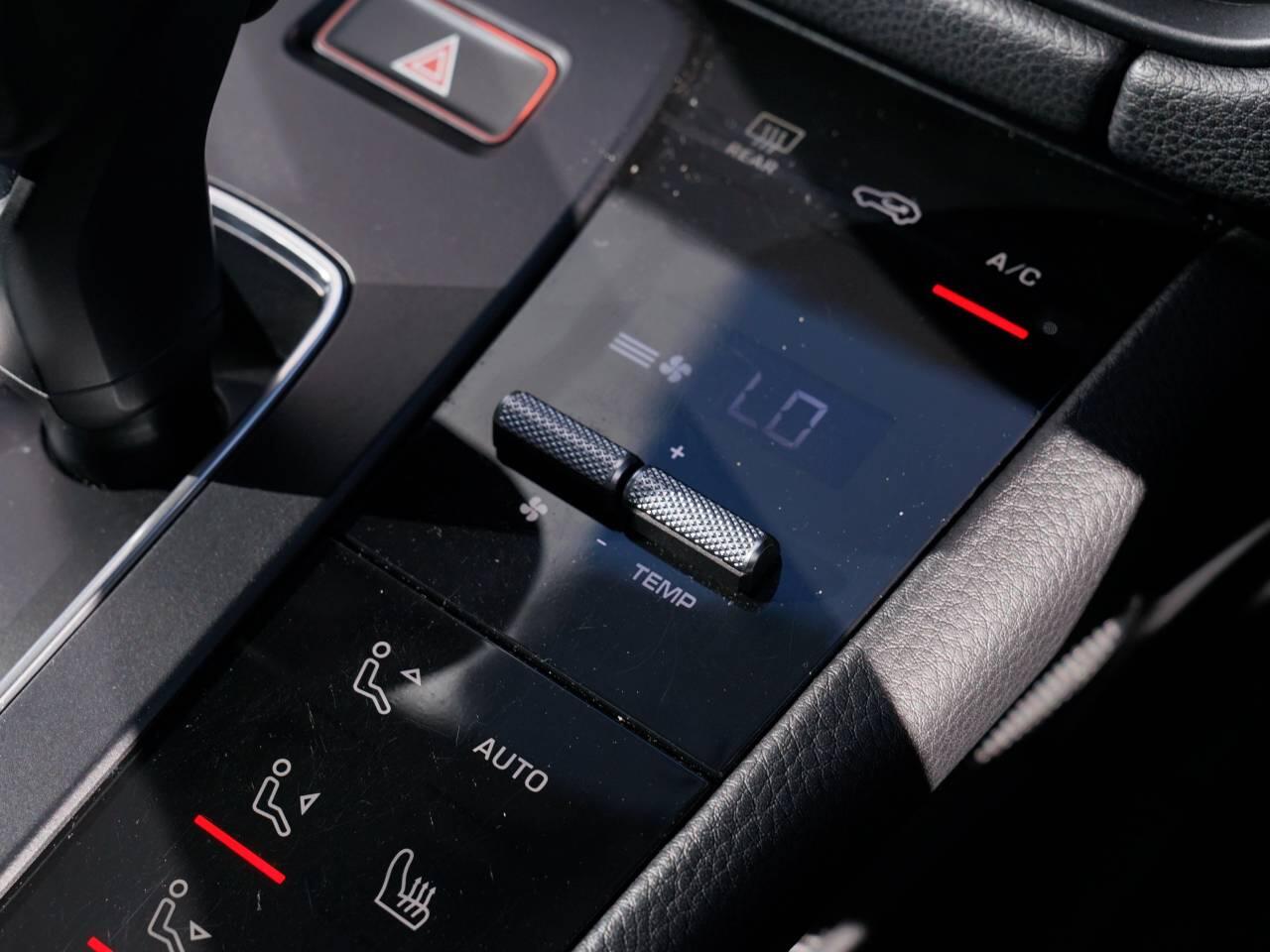 Porsche Macan view 34