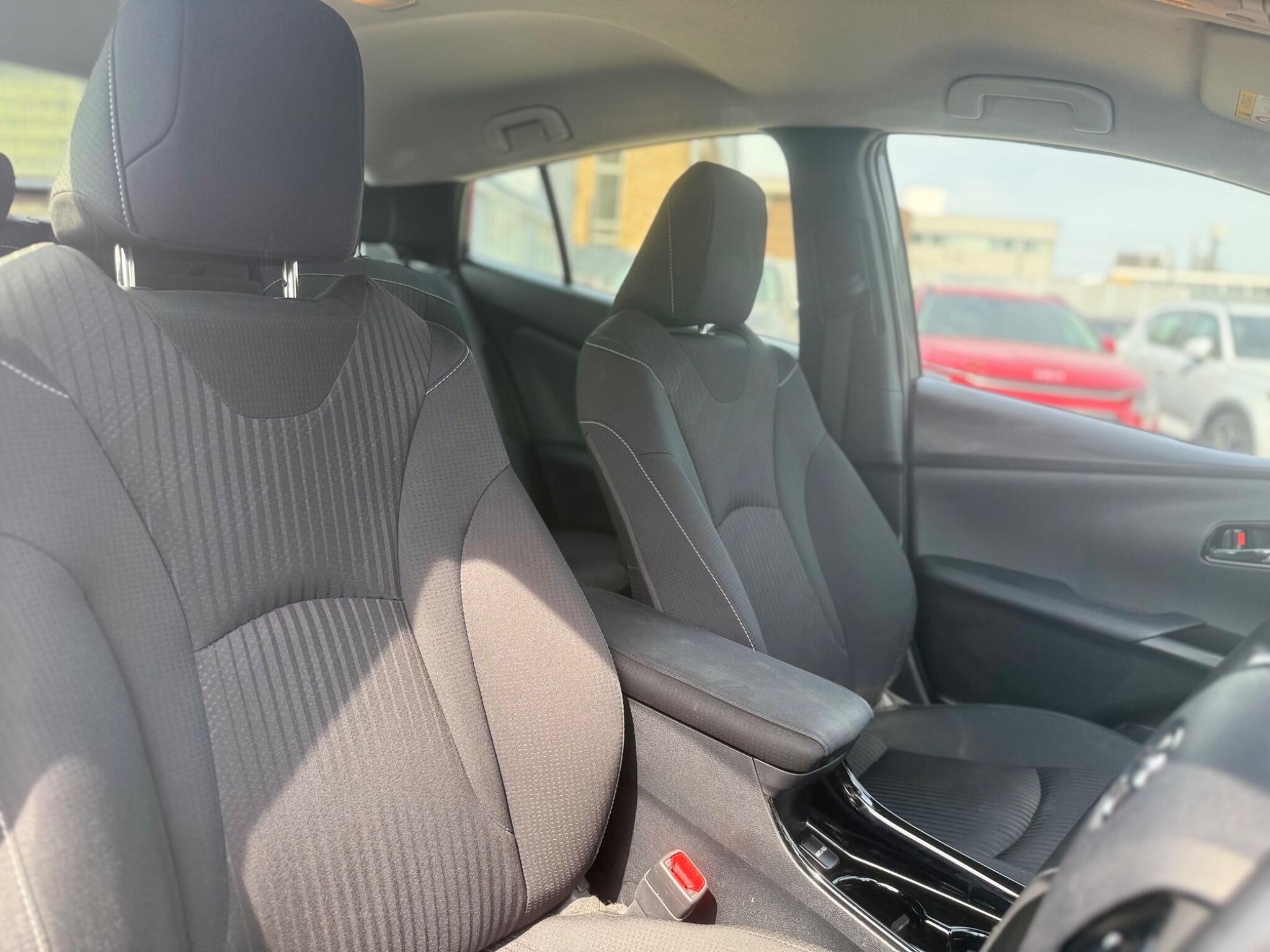 Toyota Prius view 10