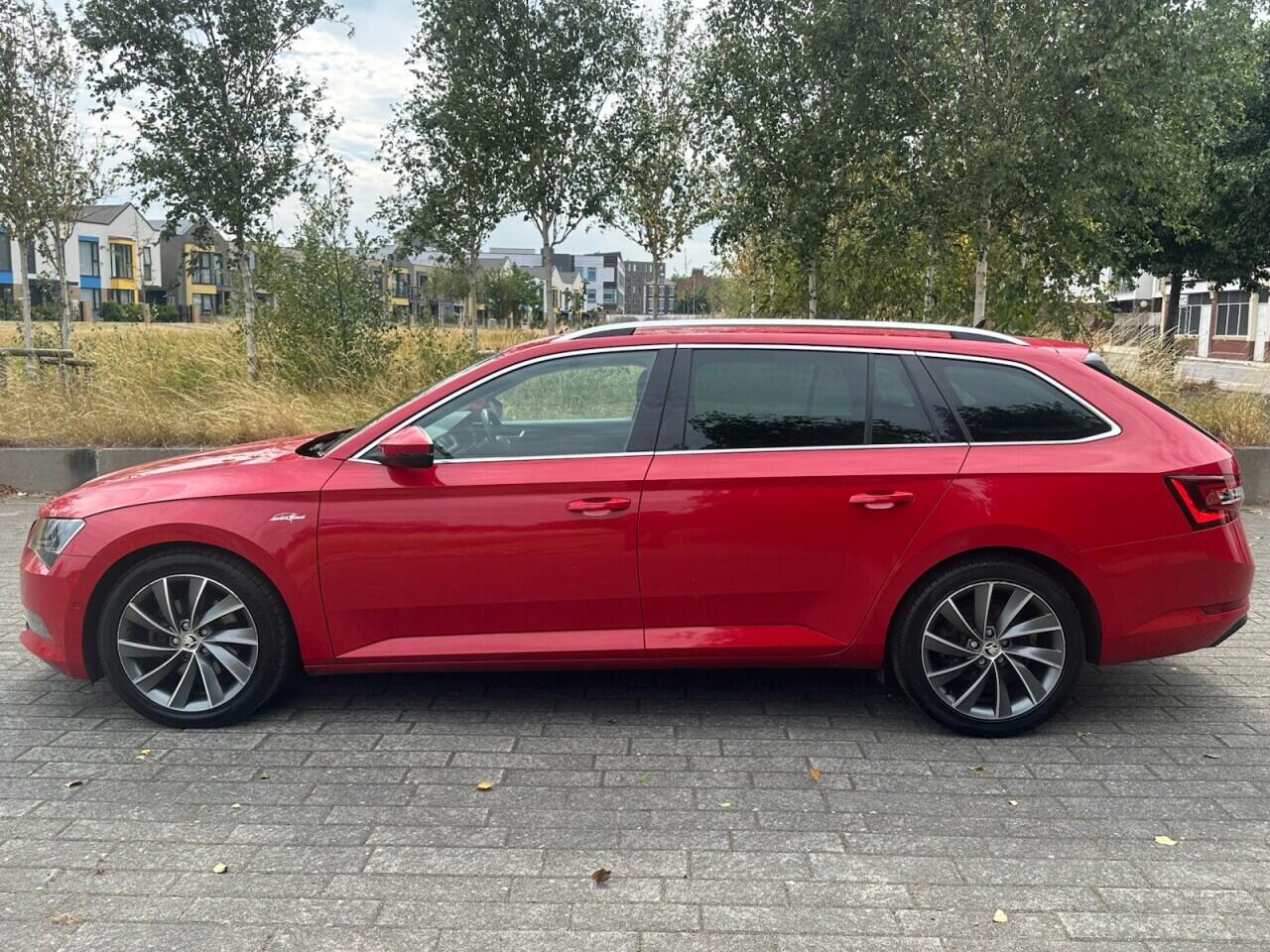 Skoda Superb view 10