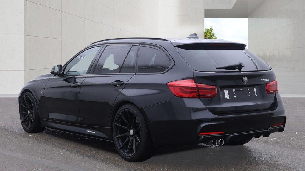 BMW 3 Series view 6