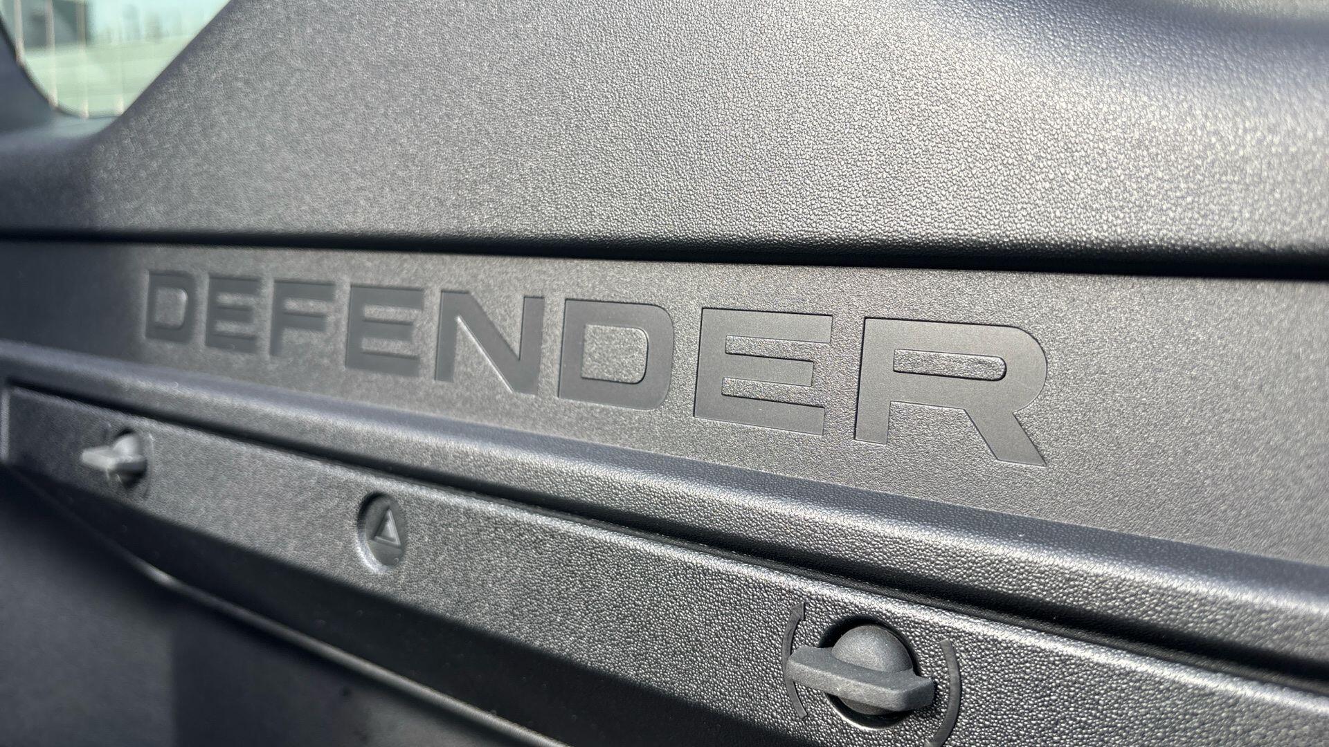 Land Rover Defender view 23