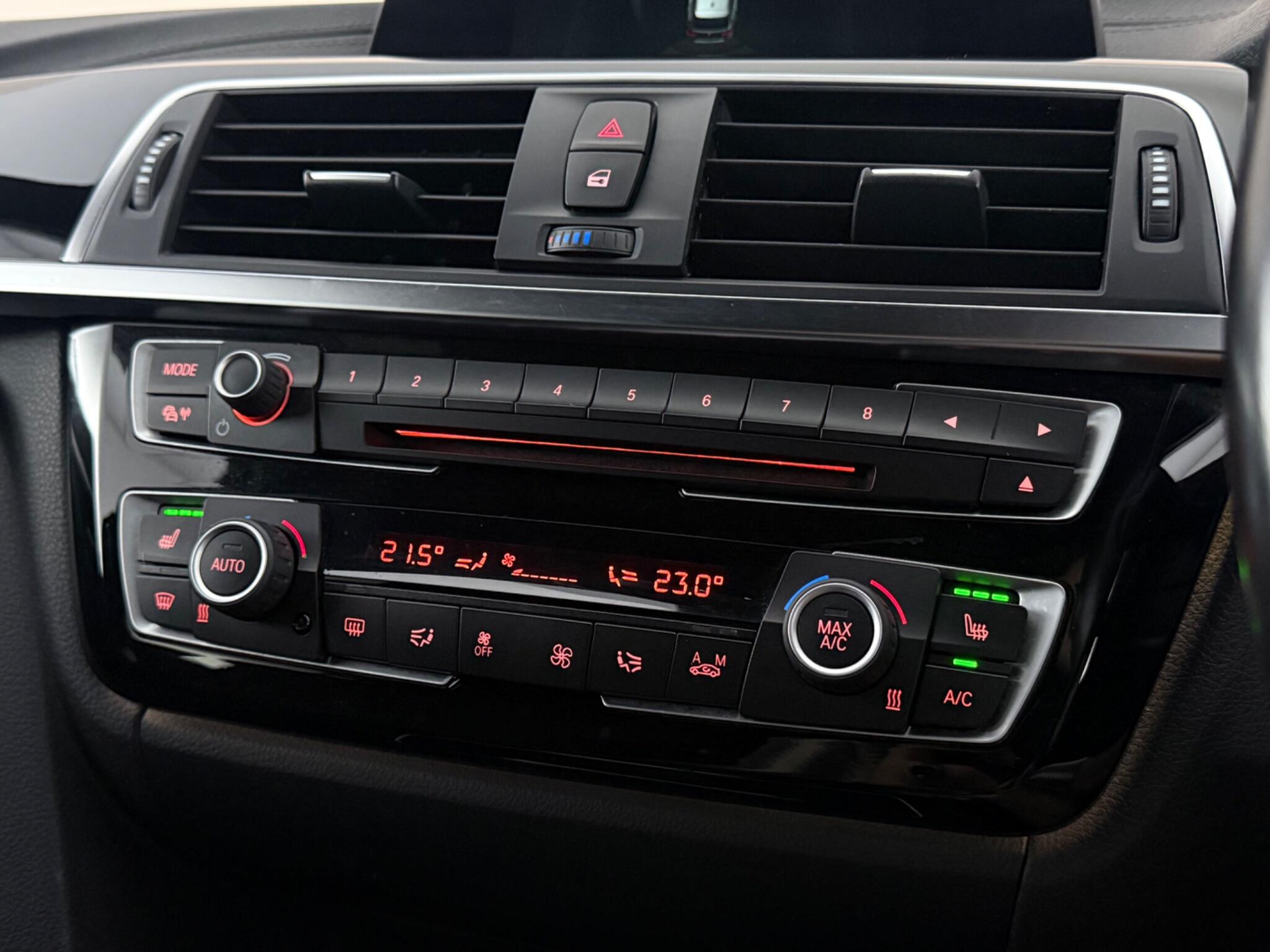BMW 3 Series view 26
