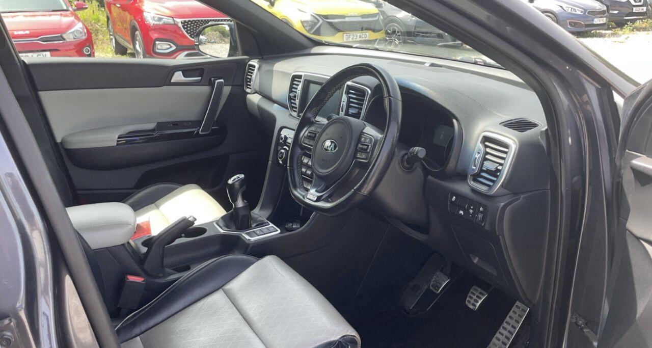 Kia Sportage view 2