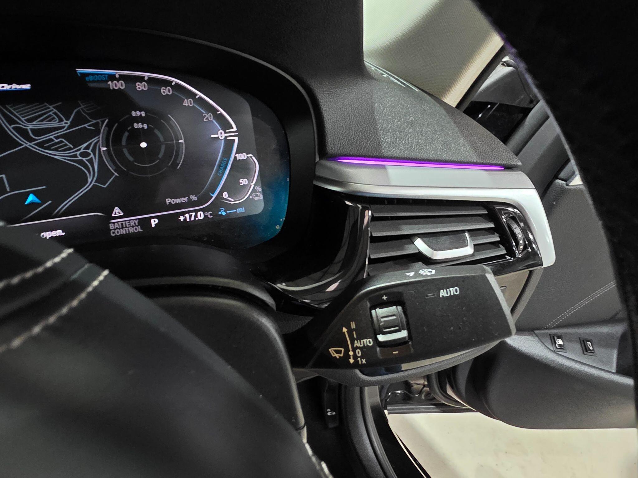 BMW 5 Series view 23