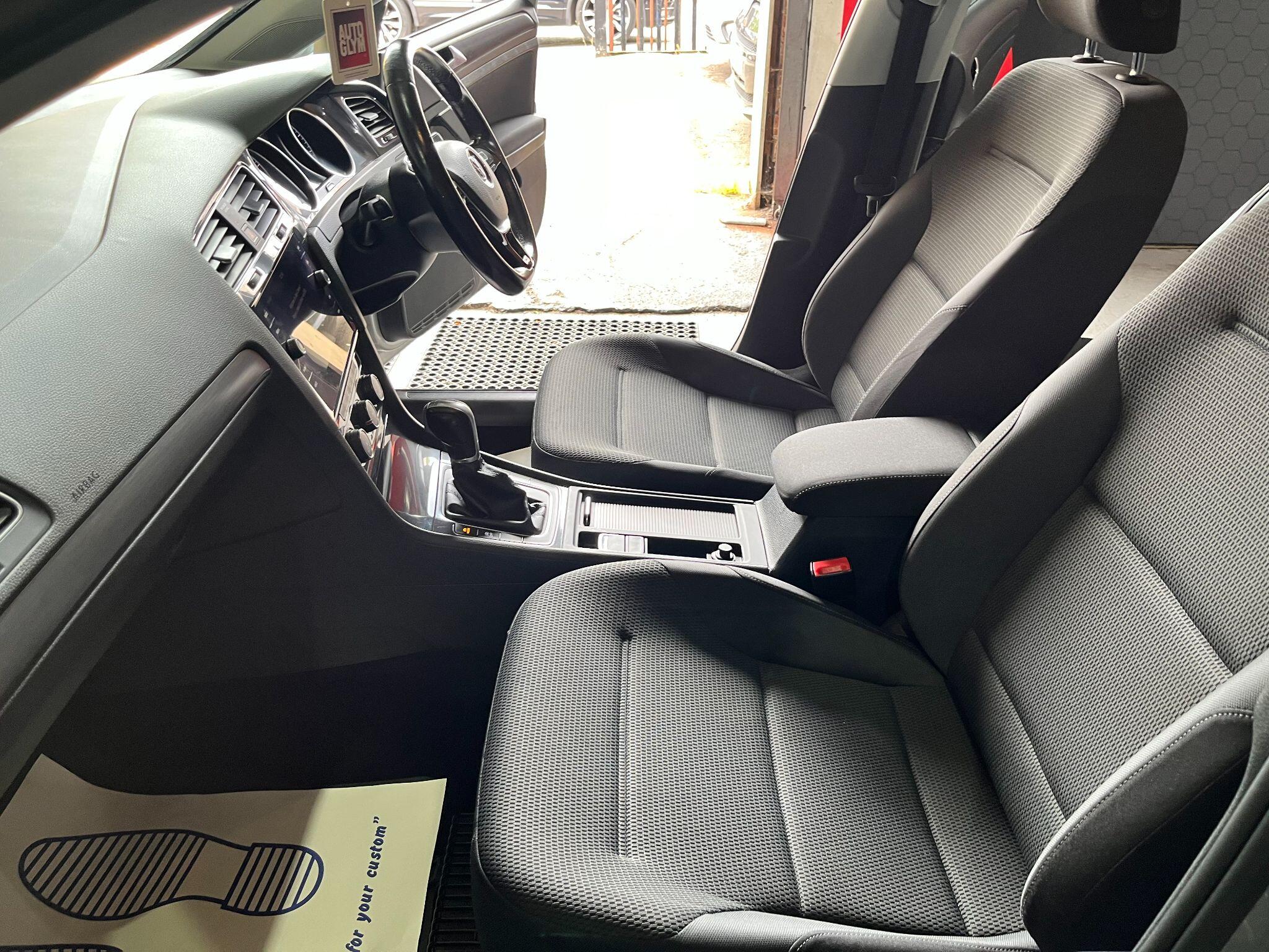 Volkswagen Golf view 31
