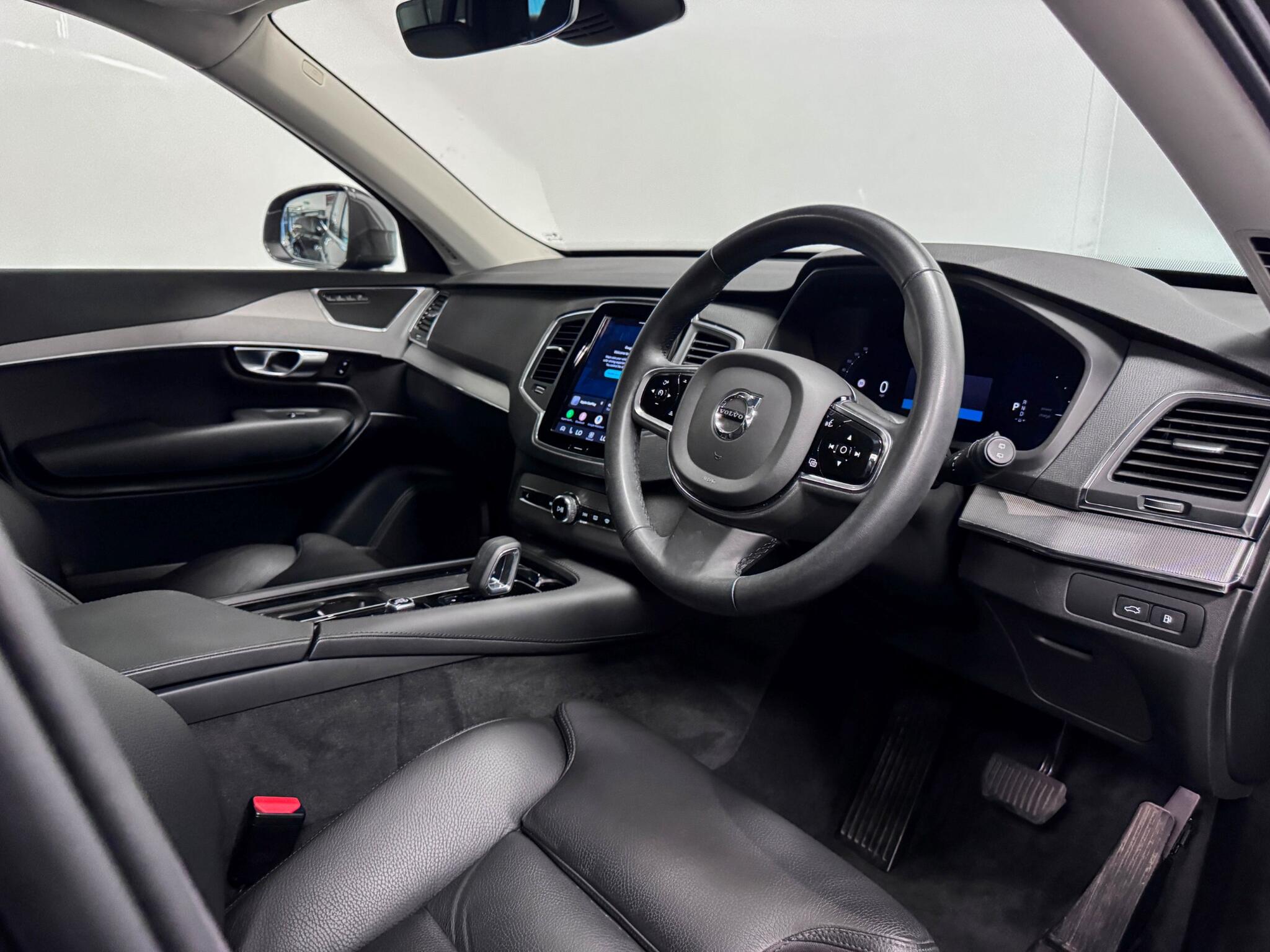 Volvo XC90 view 37