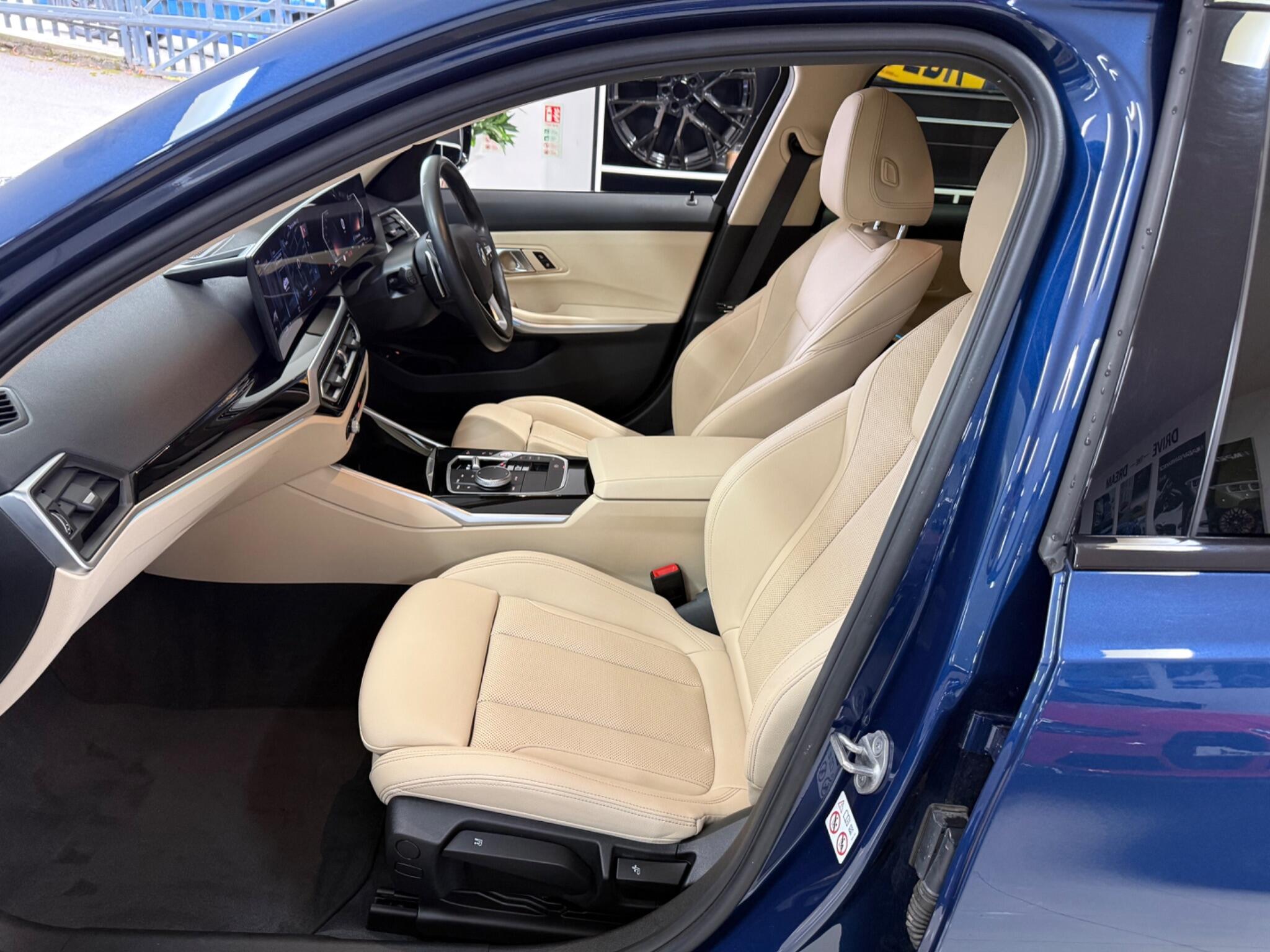 BMW 3 Series view 37