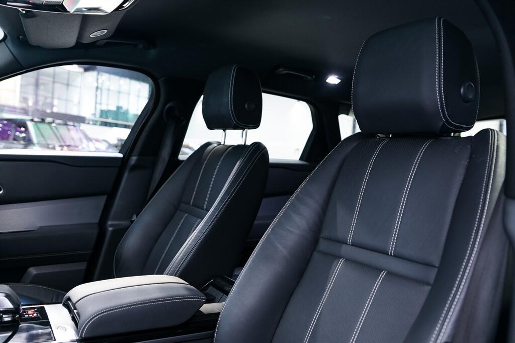 Land Rover Range Rover Velar view 13