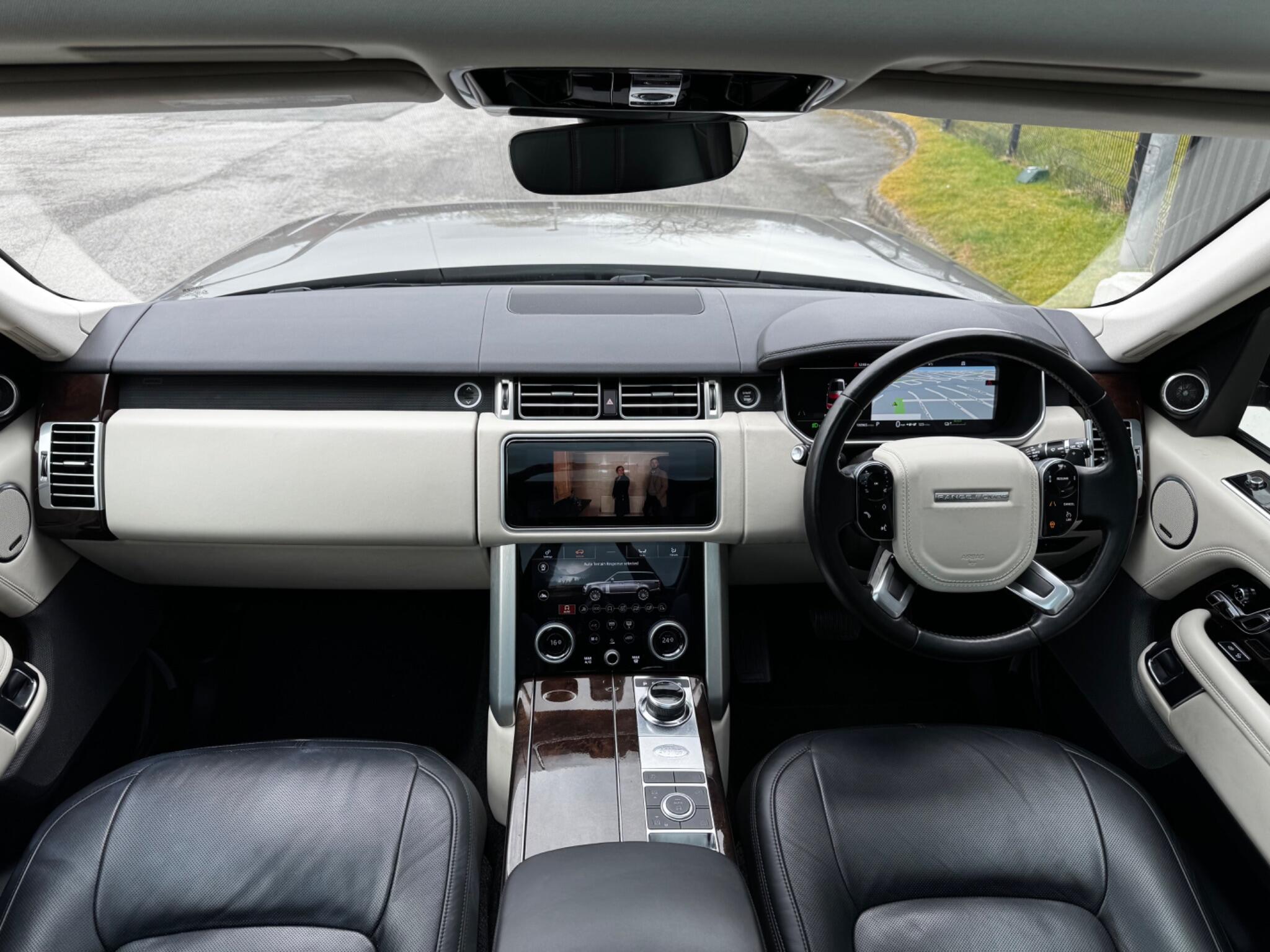 Land Rover Range Rover view 19