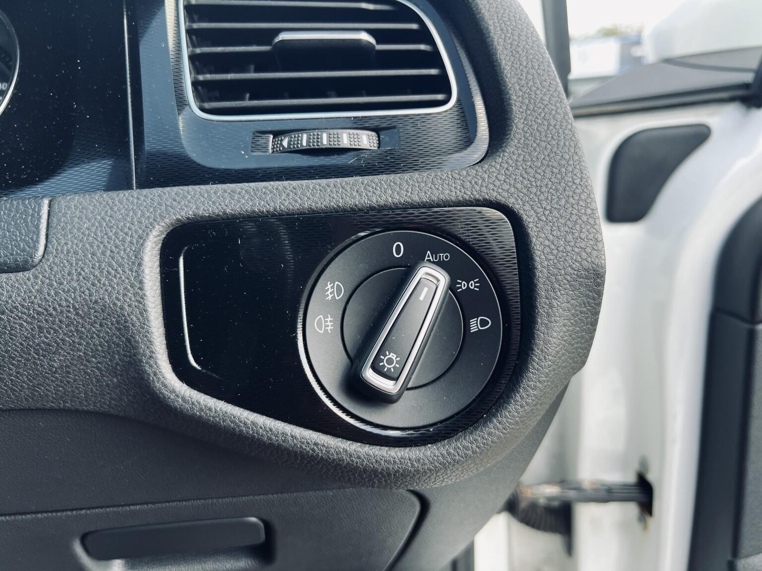 Volkswagen Golf view 28