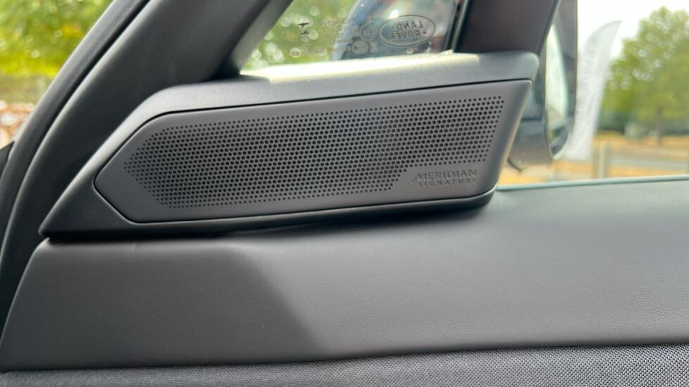 Land Rover Range Rover Sport view 28