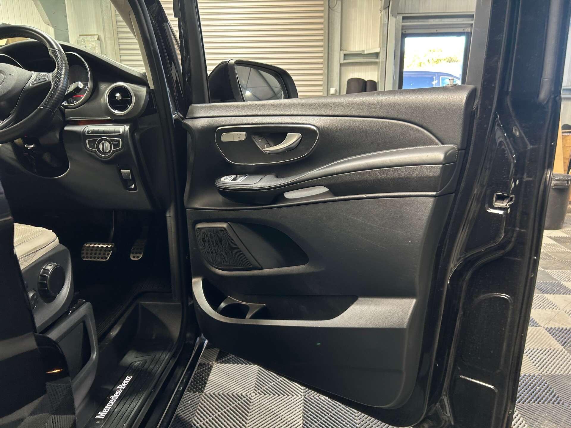 Mercedes-Benz V Class view 54
