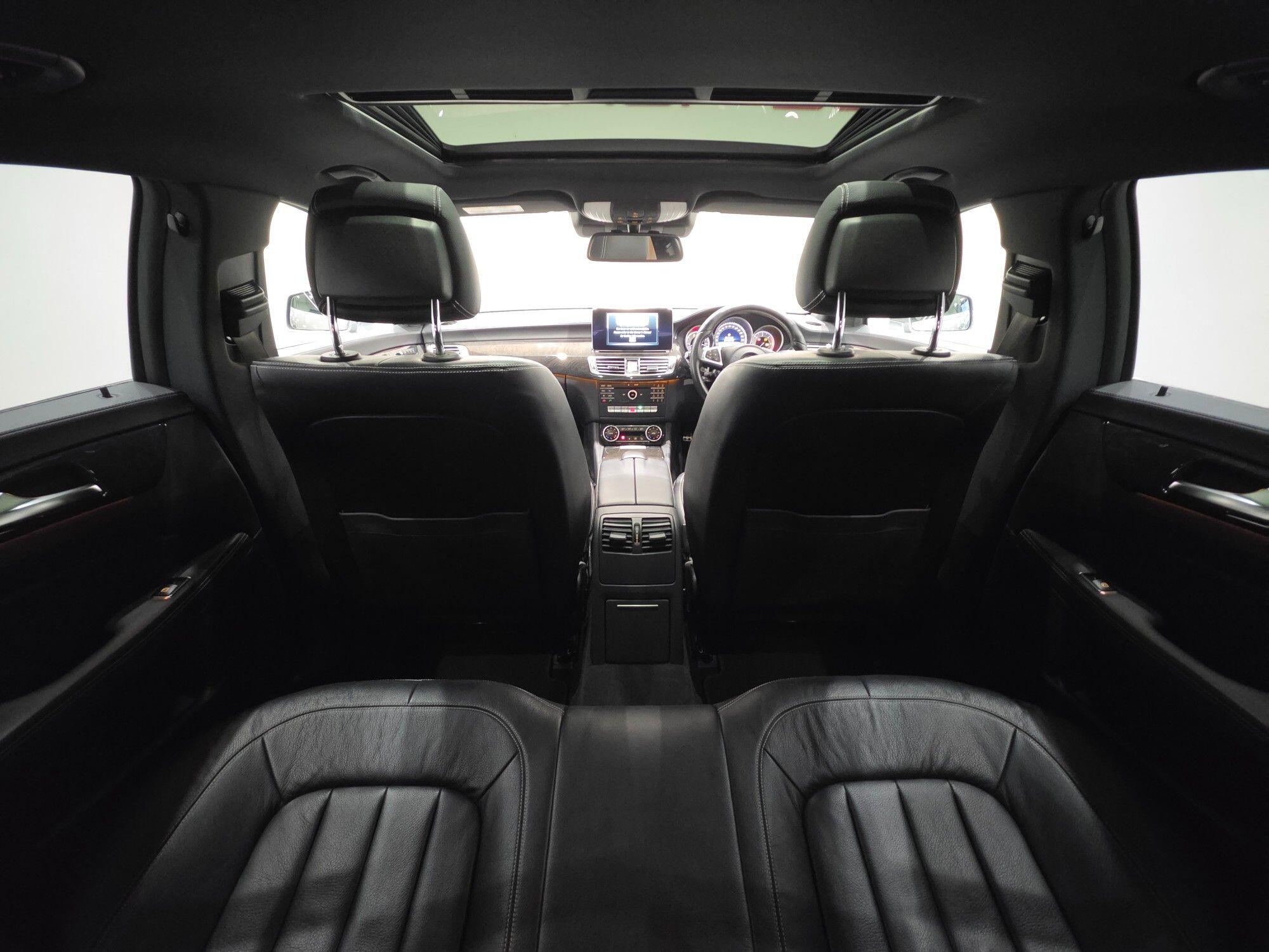 Mercedes-Benz CLS view 22