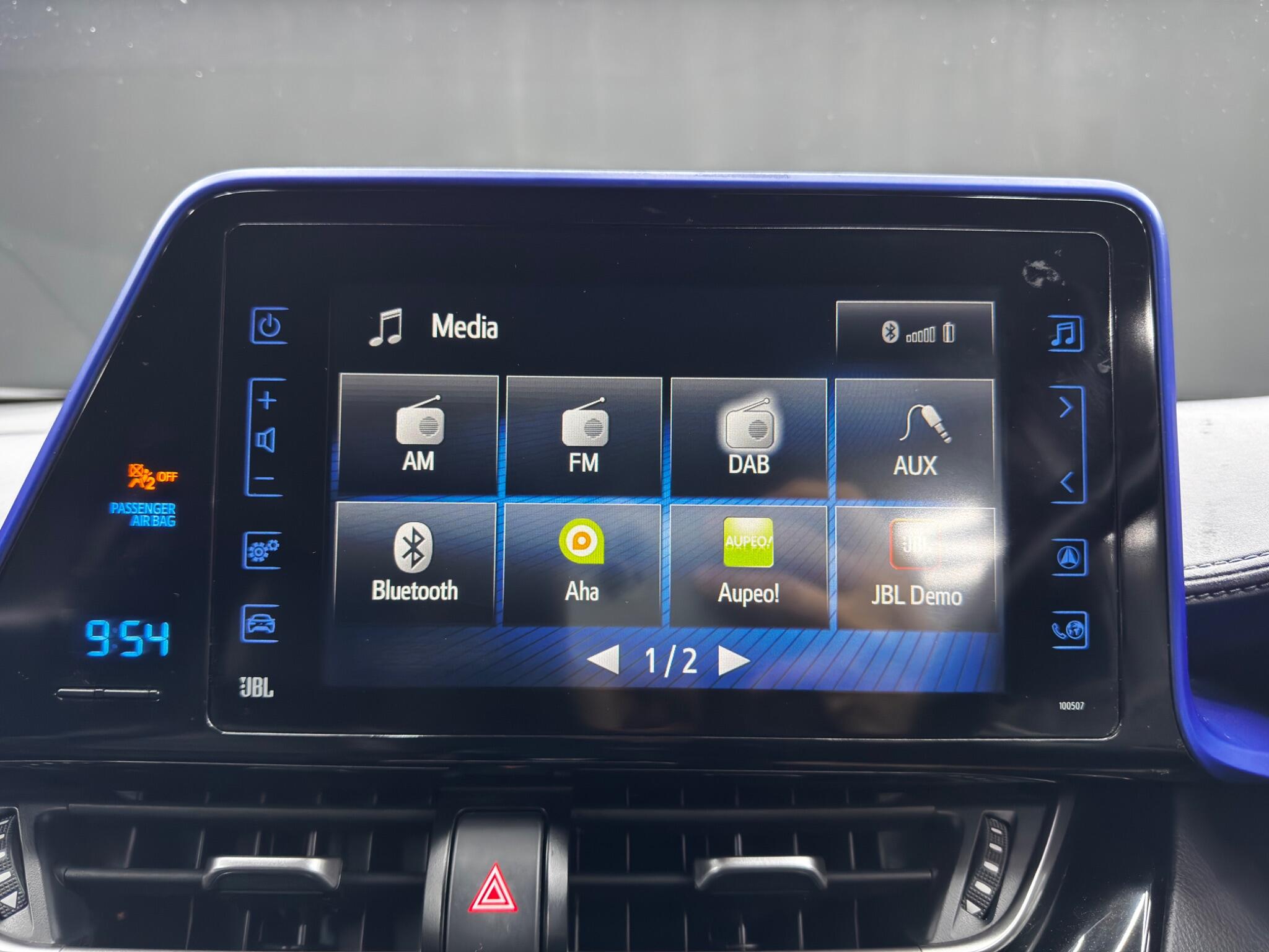 Toyota C-HR view 32