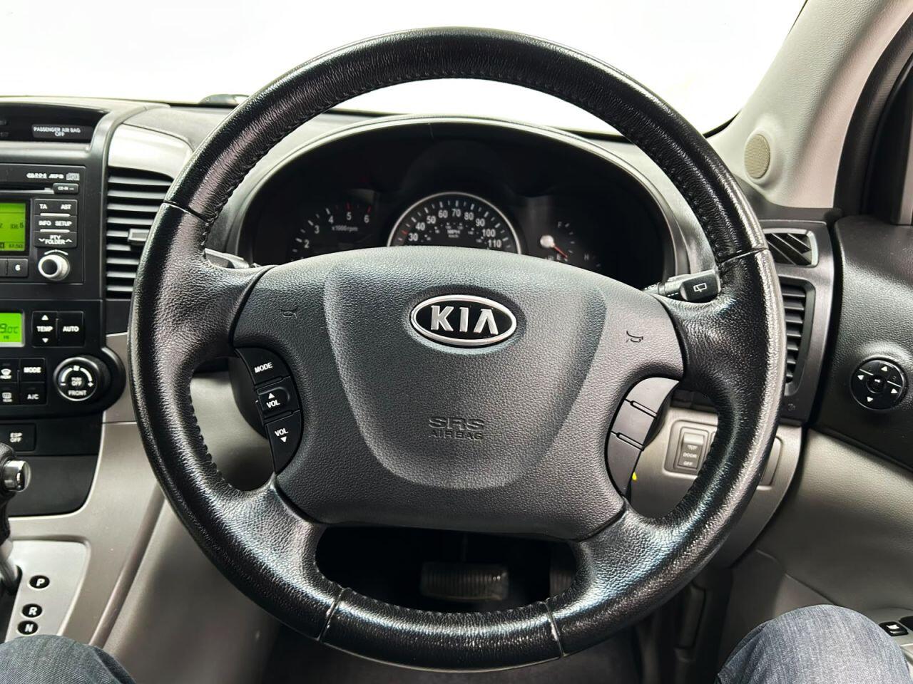 Kia Sedona view 15
